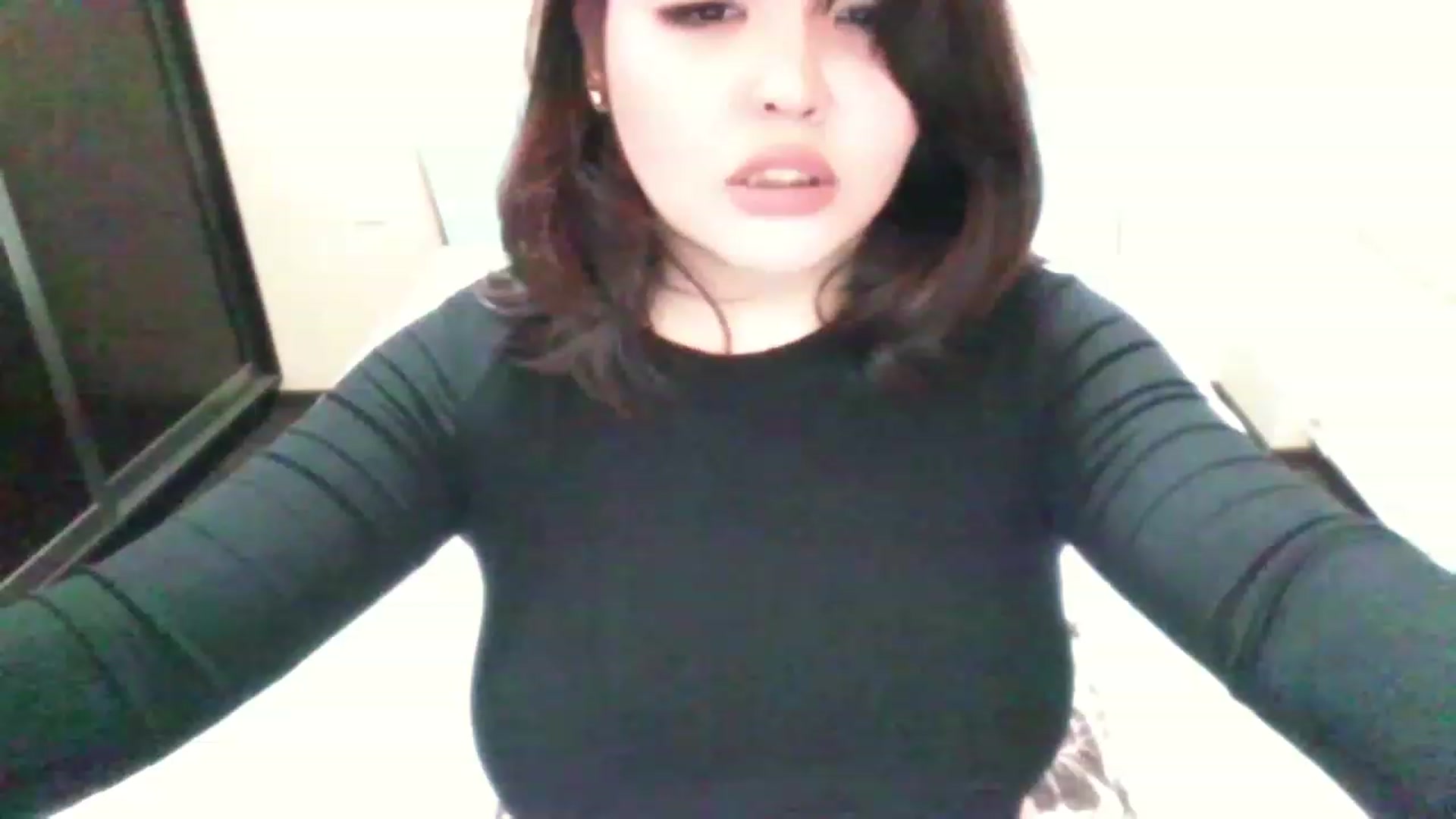 Gallery image thumbnail from MaiChubbyFace's myfreecams stream on, 11/19/2022, 18:40 image 17 of 20