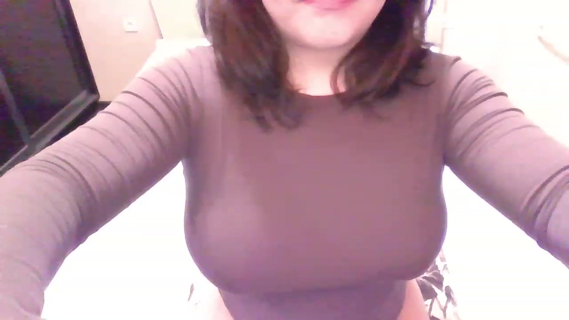 Gallery image thumbnail from MaiChubbyFace's myfreecams stream on, 11/27/2022, 24:09 image 14 of 20