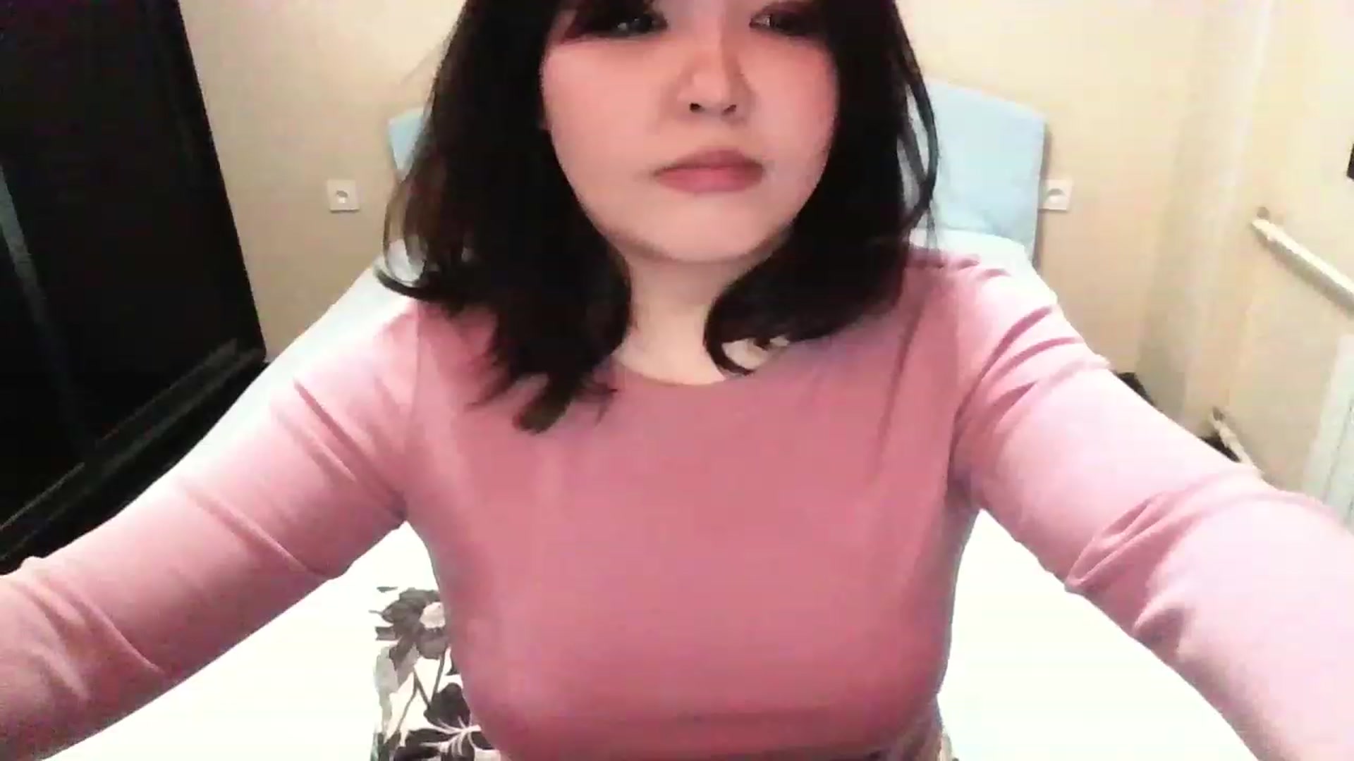 Gallery image thumbnail from MaiChubbyFace's myfreecams stream on, 11/27/2022, 21:42 image 10 of 20