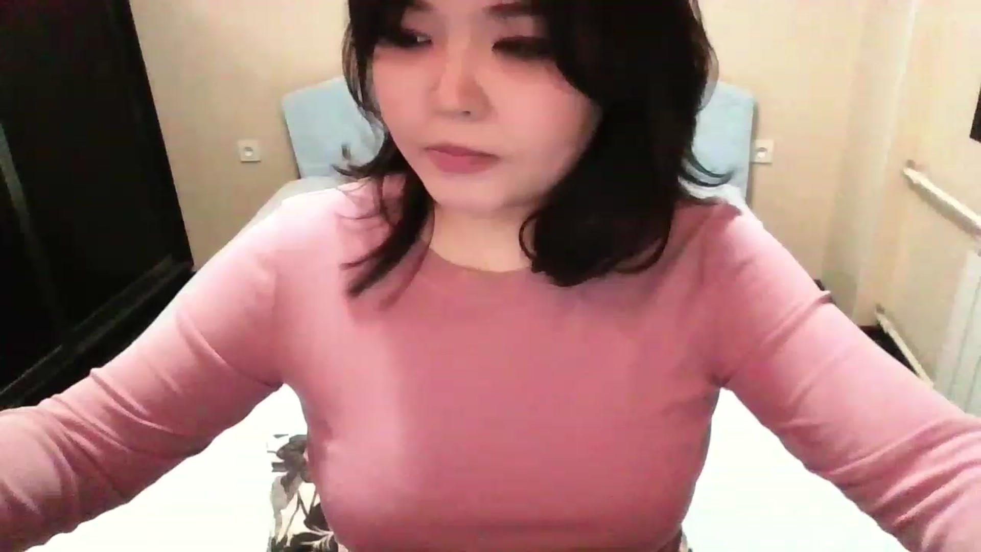 Gallery image thumbnail from MaiChubbyFace's myfreecams stream on, 11/27/2022, 21:42 image 5 of 20