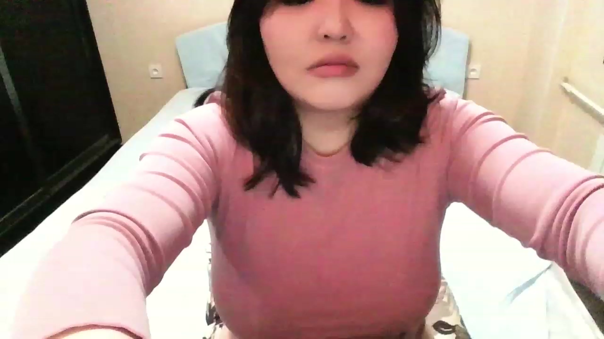 Gallery image thumbnail from MaiChubbyFace's myfreecams stream on, 11/27/2022, 22:14 image 14 of 20