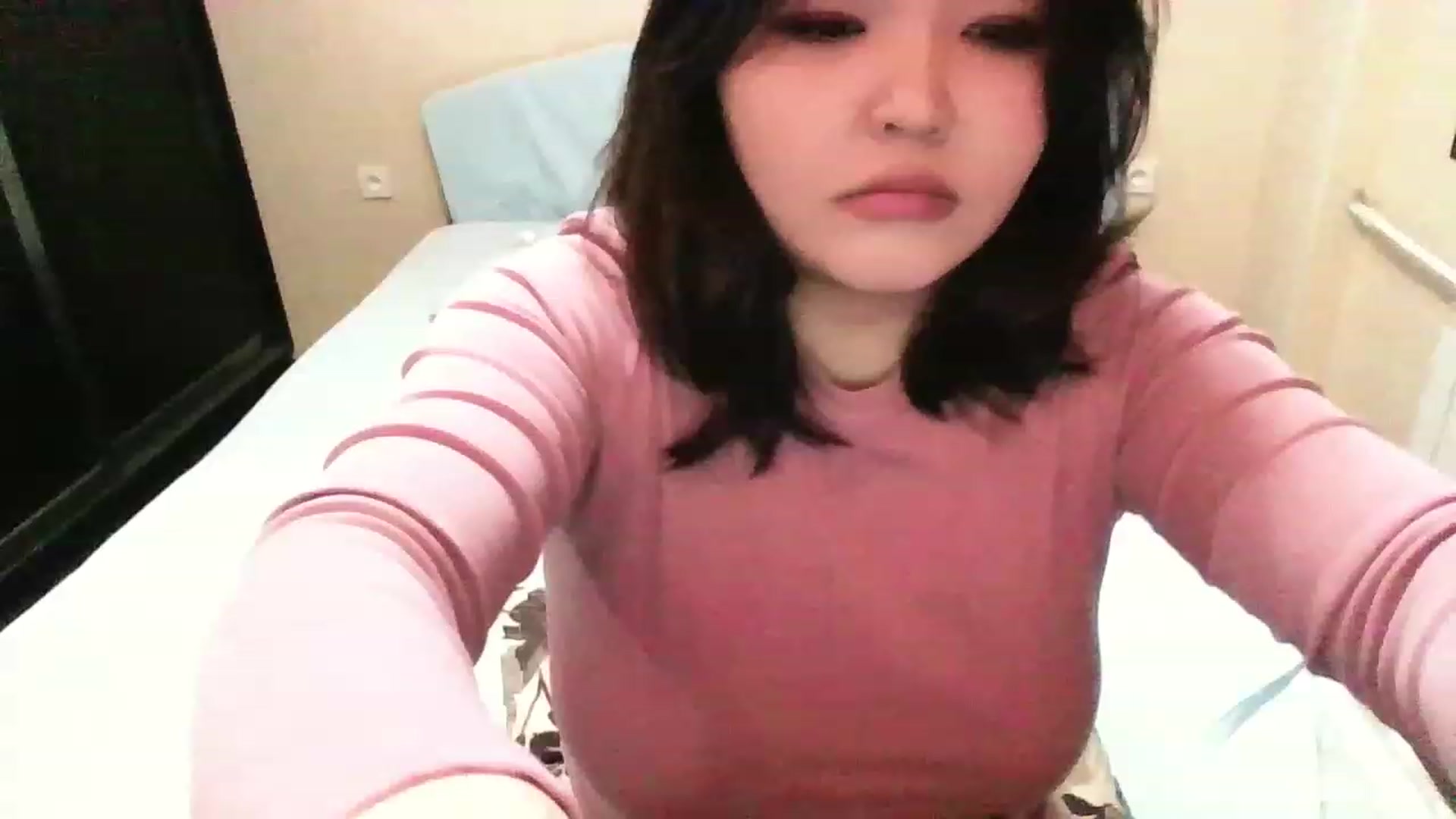 Gallery image thumbnail from MaiChubbyFace's myfreecams stream on, 11/27/2022, 22:14 image 12 of 20