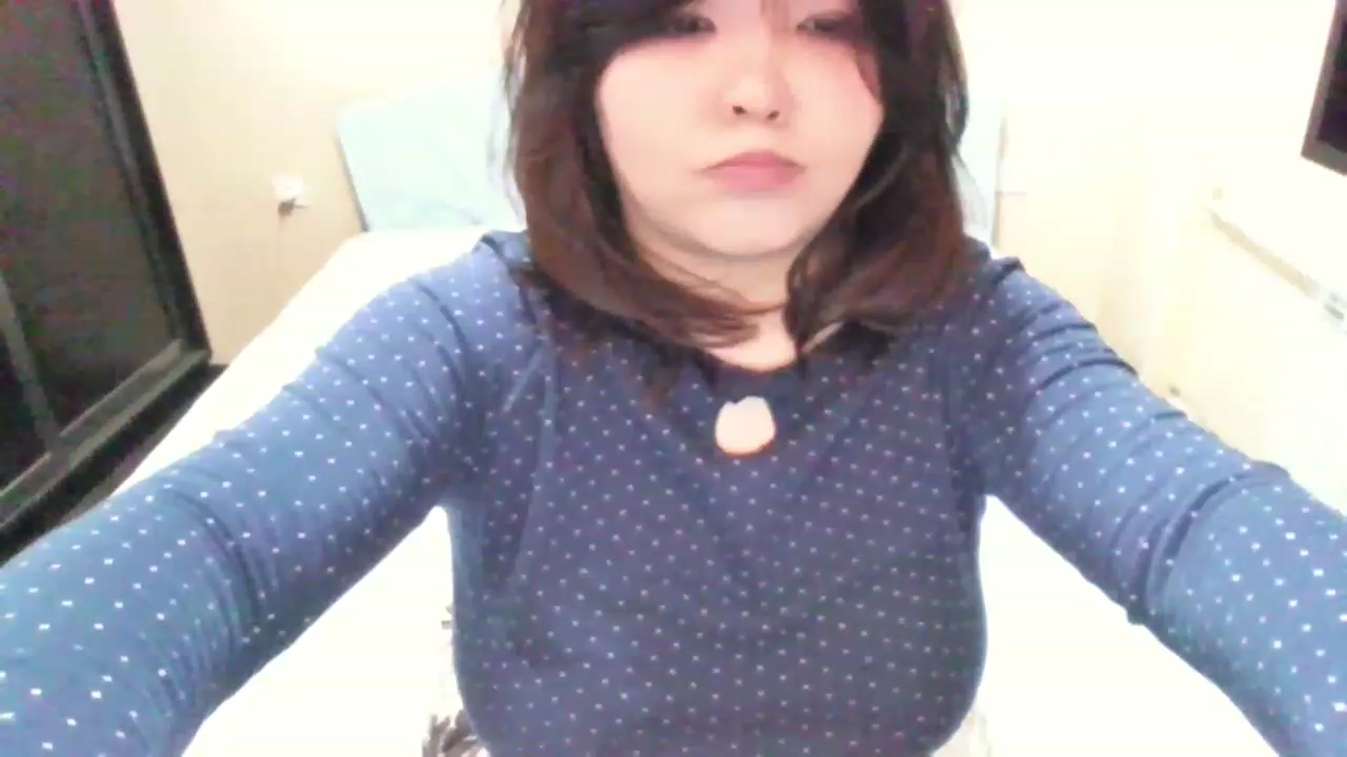 Gallery image thumbnail from MaiChubbyFace's myfreecams stream on, 11/28/2022, 15:21 image 13 of 20