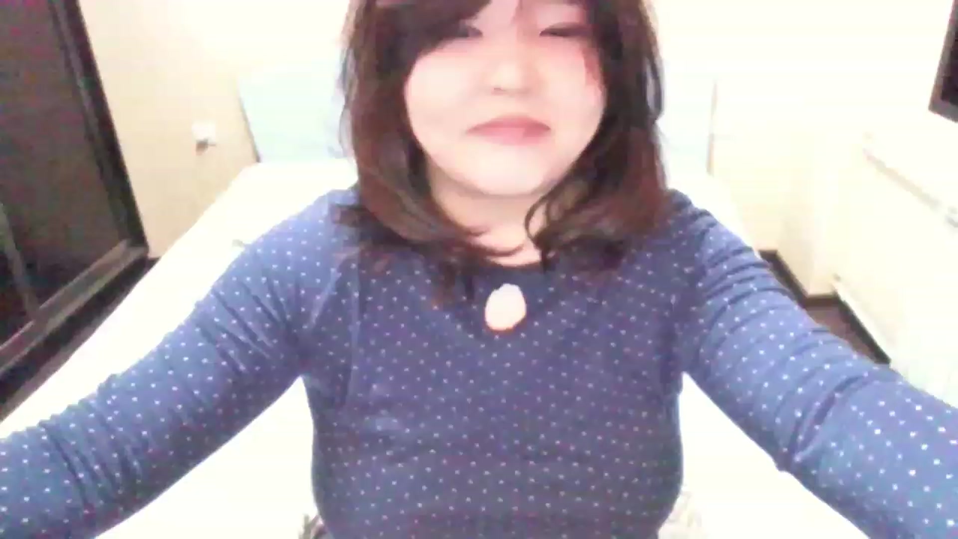 Gallery image thumbnail from MaiChubbyFace's myfreecams stream on, 11/28/2022, 15:21 image 14 of 20
