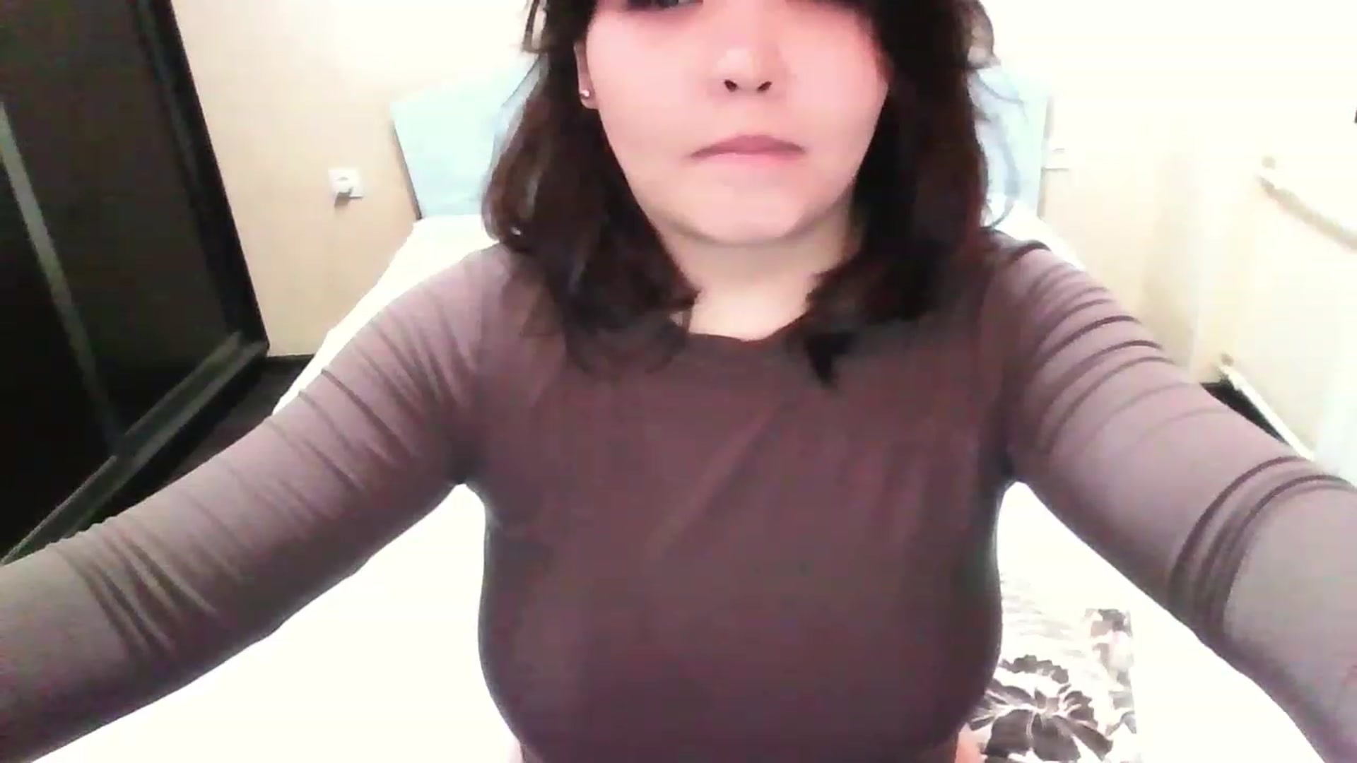 Gallery image thumbnail from MaiChubbyFace's myfreecams stream on, 12/01/2022, 24:59 image 17 of 20