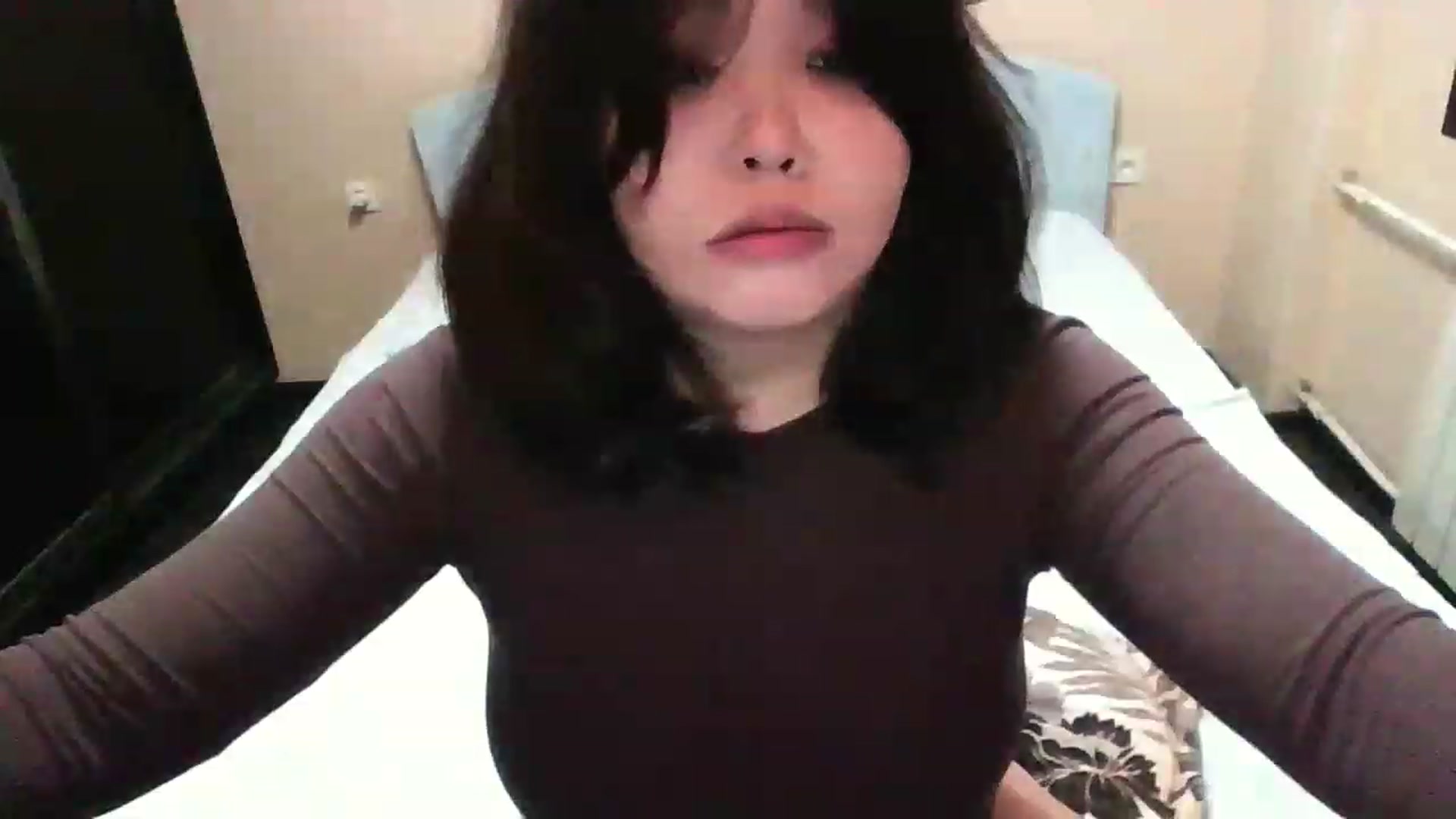Gallery image thumbnail from MaiChubbyFace's myfreecams stream on, 12/01/2022, 24:59 image 13 of 20
