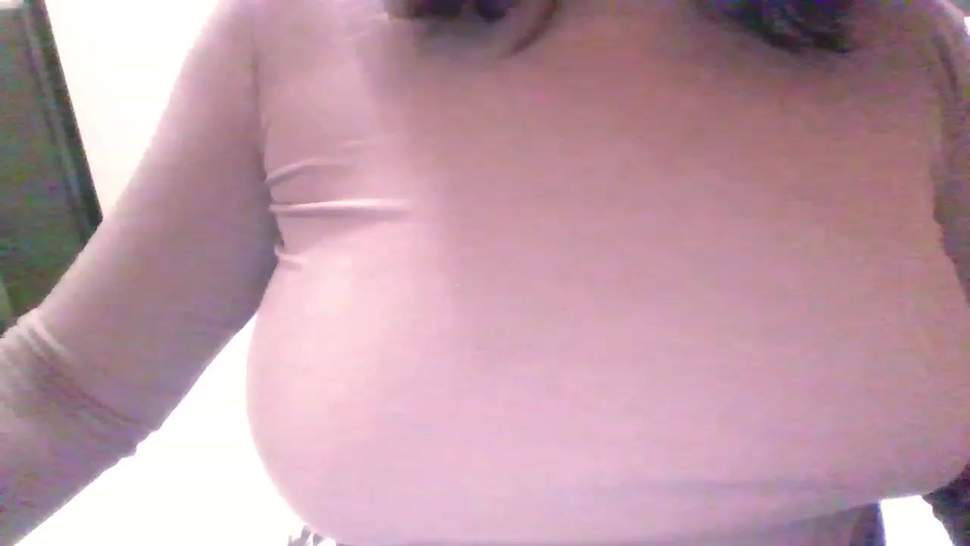Gallery image thumbnail from MaiChubbyFace's myfreecams stream on, 12/02/2022, 15:54 image 11 of 20