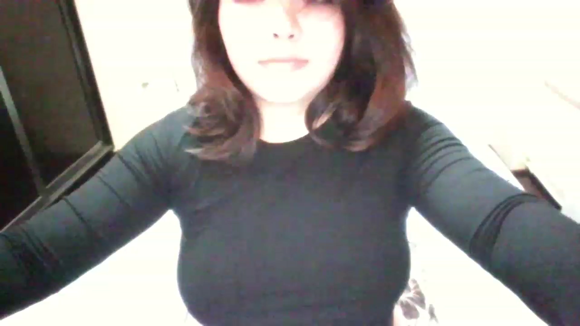 Gallery image thumbnail from MaiChubbyFace's myfreecams stream on, 12/04/2022, 12:25 image 6 of 20