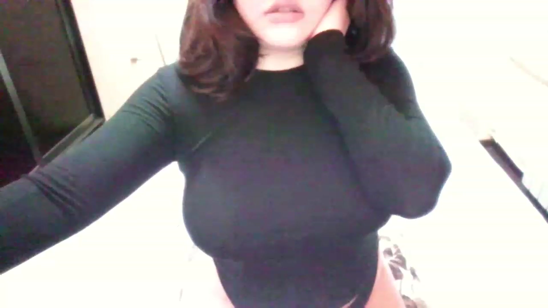 Gallery image thumbnail from MaiChubbyFace's myfreecams stream on, 12/04/2022, 12:25 image 17 of 20