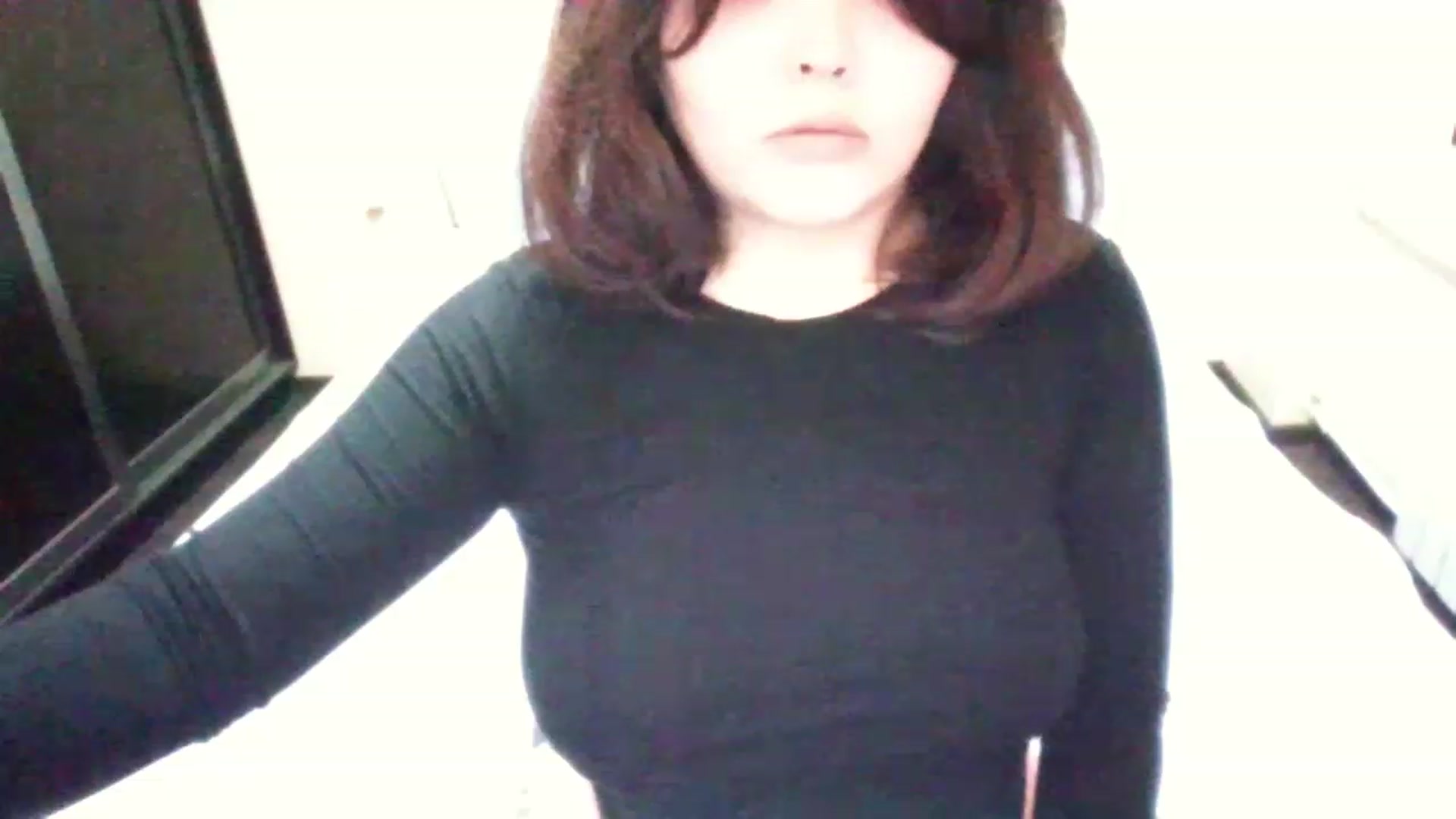 Gallery image thumbnail from MaiChubbyFace's myfreecams stream on, 12/04/2022, 14:23 image 16 of 20