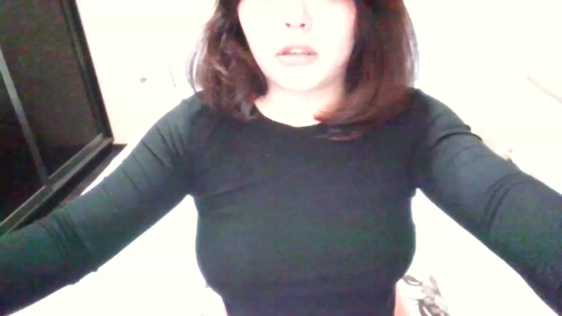 Gallery image thumbnail from MaiChubbyFace's myfreecams stream on, 12/04/2022, 14:23 image 14 of 20