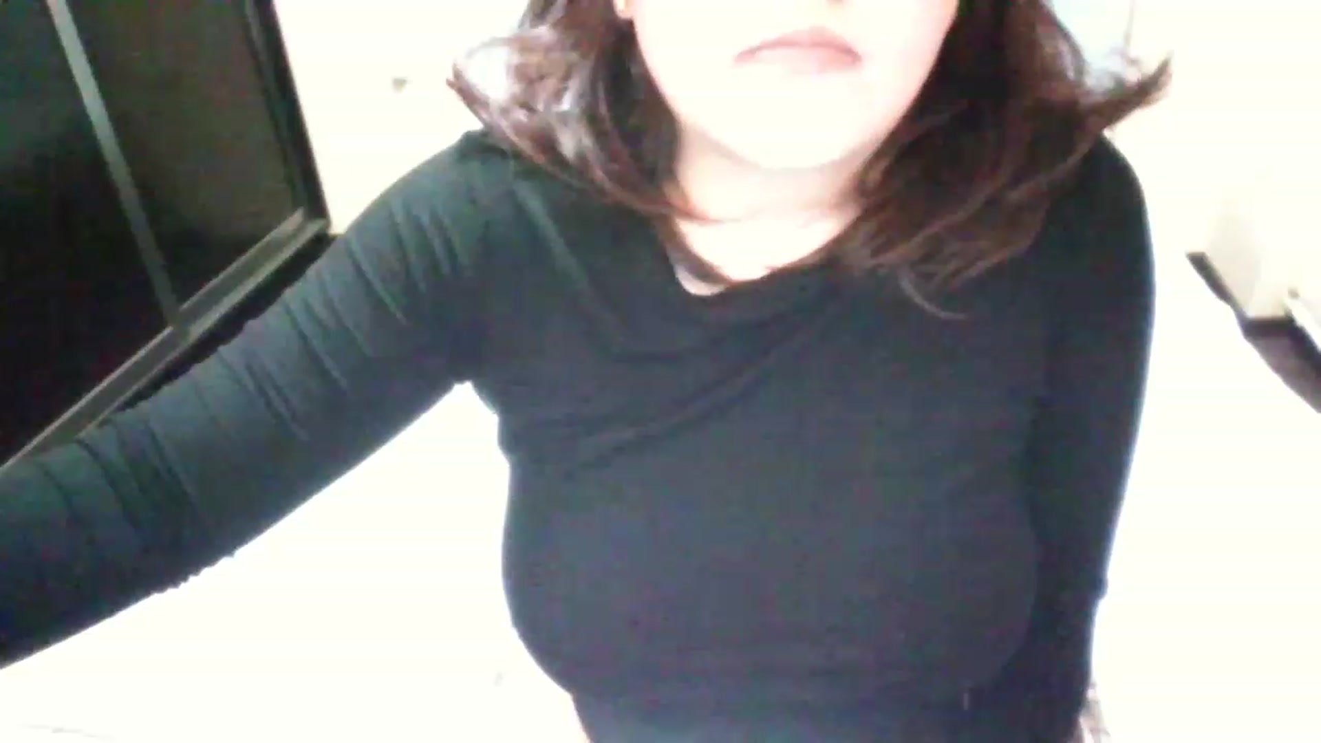 Gallery image thumbnail from MaiChubbyFace's myfreecams stream on, 12/04/2022, 15:14 image 5 of 20
