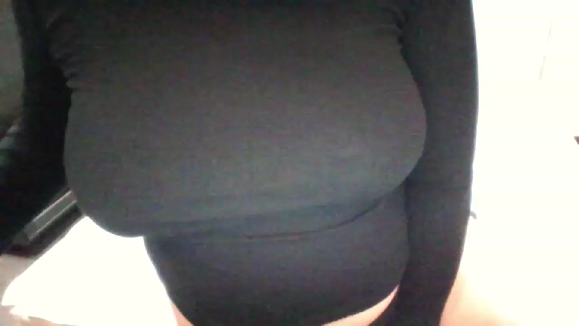 Gallery image thumbnail from MaiChubbyFace's myfreecams stream on, 12/04/2022, 15:14 image 12 of 20