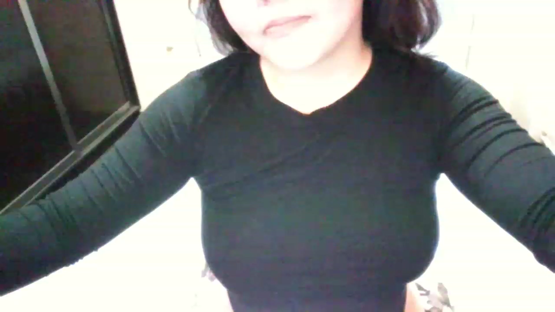 Gallery image thumbnail from MaiChubbyFace's myfreecams stream on, 12/04/2022, 15:14 image 6 of 20