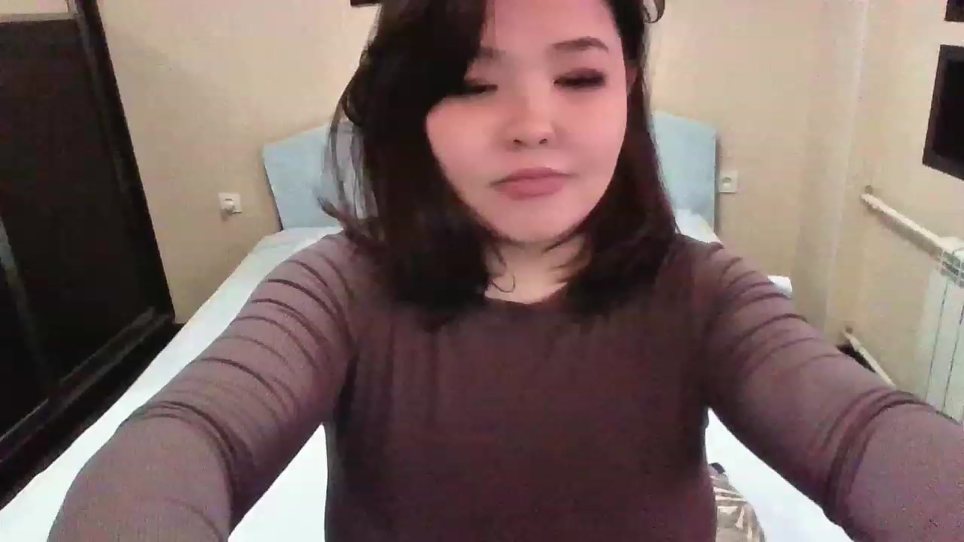 Gallery image thumbnail from MaiChubbyFace's myfreecams stream on, 12/11/2022, 08:59 image 18 of 20
