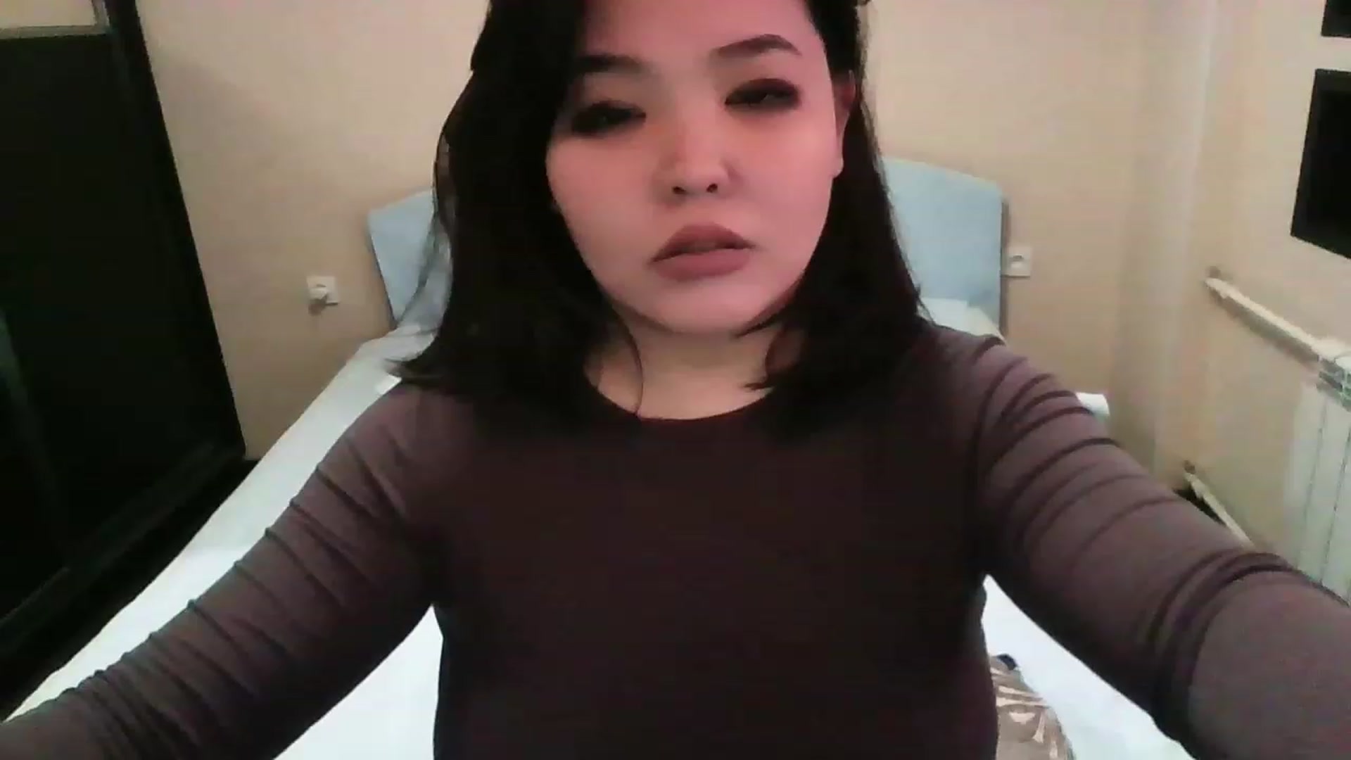Gallery image thumbnail from MaiChubbyFace's myfreecams stream on, 12/11/2022, 08:59 image 17 of 20