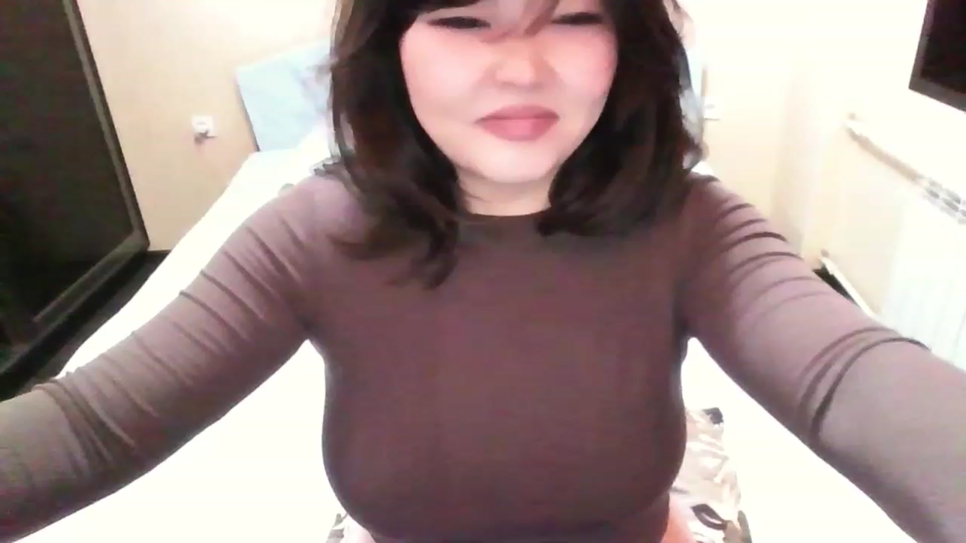 Gallery image thumbnail from MaiChubbyFace's myfreecams stream on, 12/15/2022, 15:54 image 13 of 20