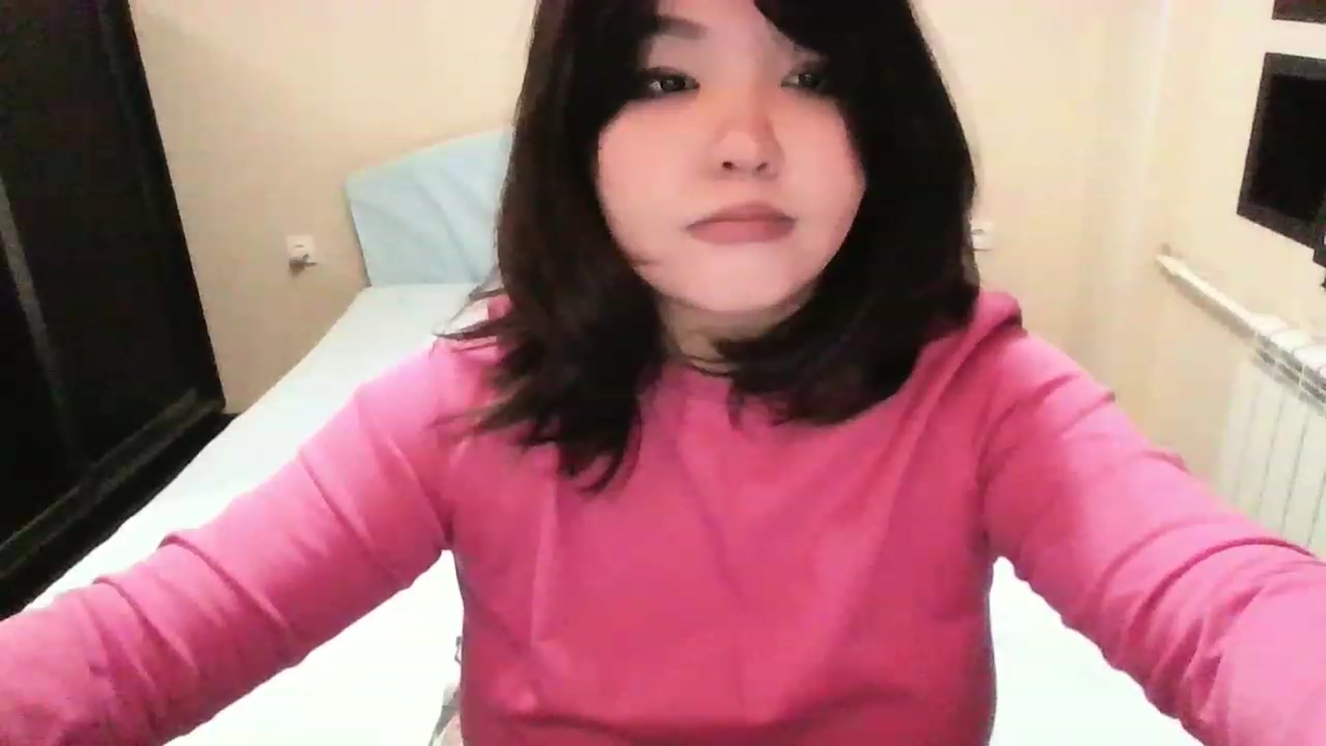 Gallery image thumbnail from MaiChubbyFace's myfreecams stream on, 12/20/2022, 17:05 image 18 of 20