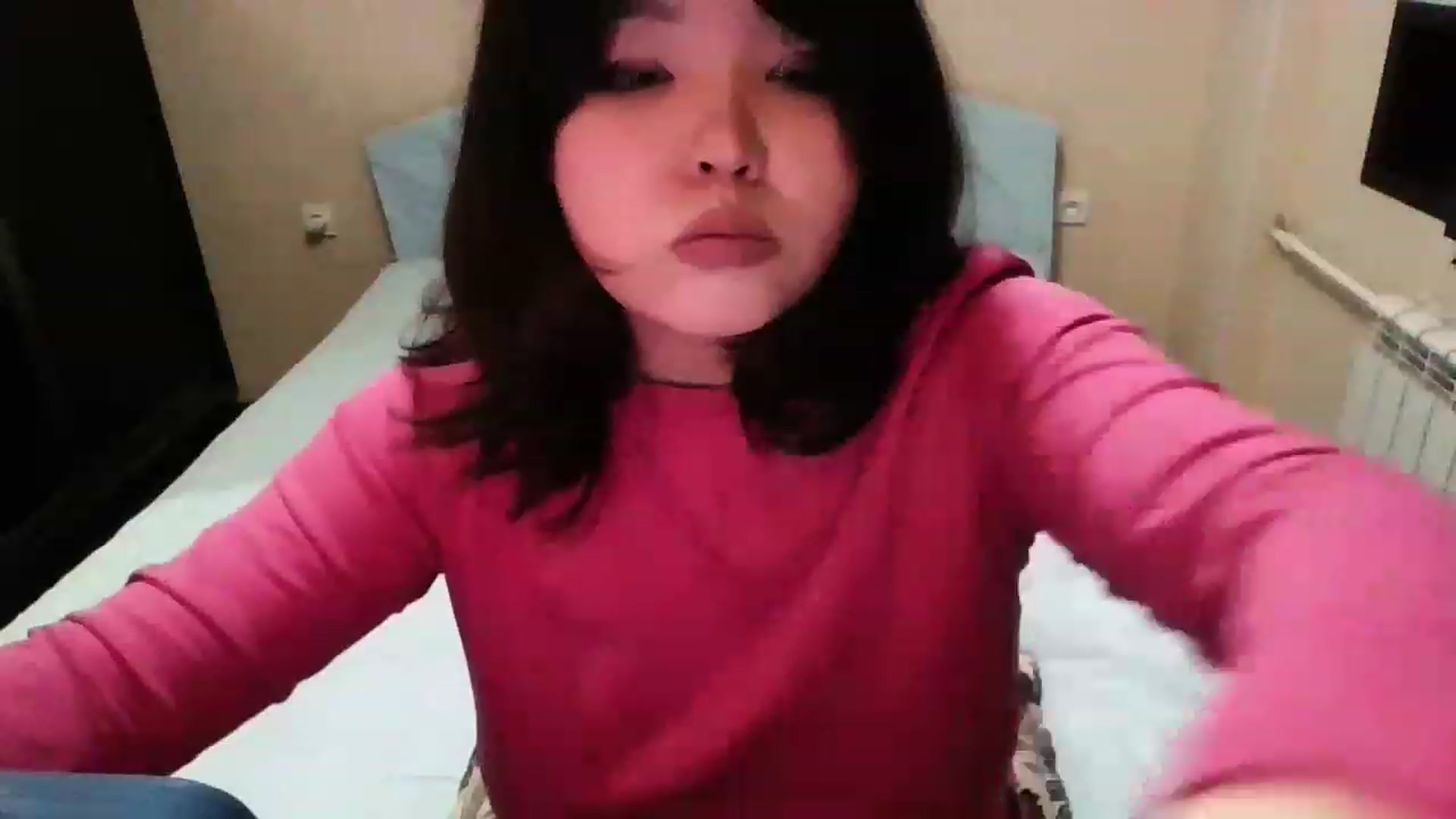 Gallery image thumbnail from MaiChubbyFace's myfreecams stream on, 12/20/2022, 17:05 image 14 of 20