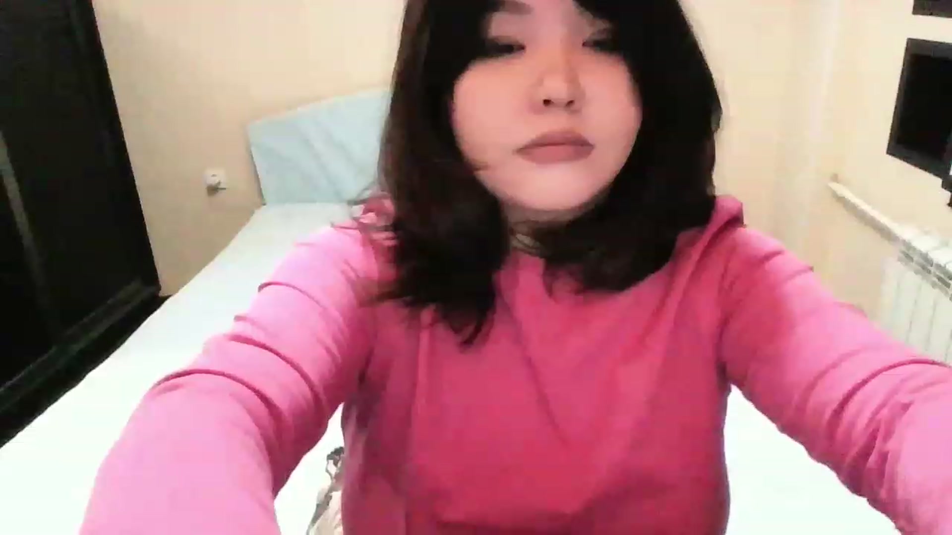 Gallery image thumbnail from MaiChubbyFace's myfreecams stream on, 12/20/2022, 17:05 image 17 of 20