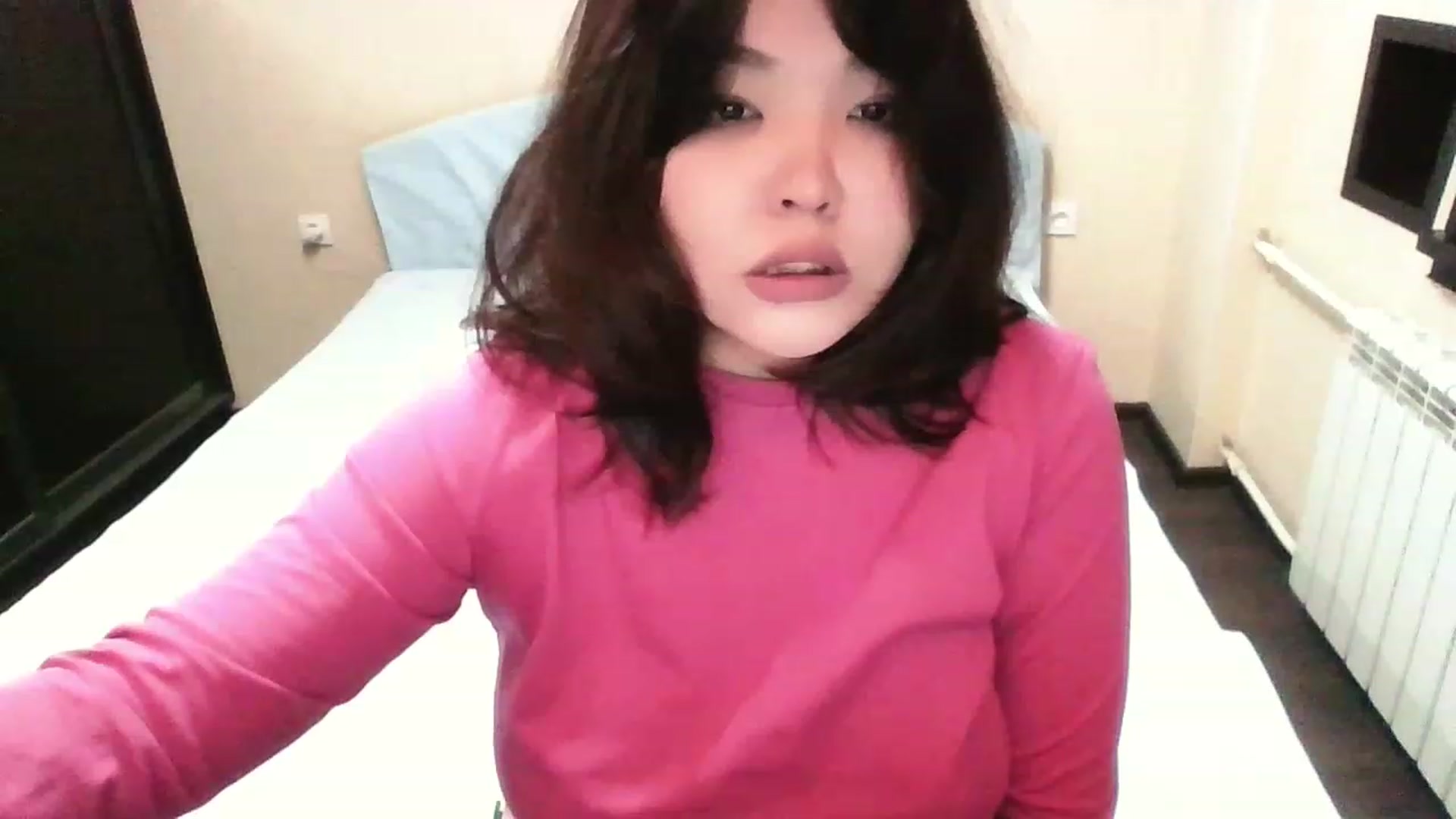 Gallery image thumbnail from MaiChubbyFace's myfreecams stream on, 12/20/2022, 17:05 image 3 of 20