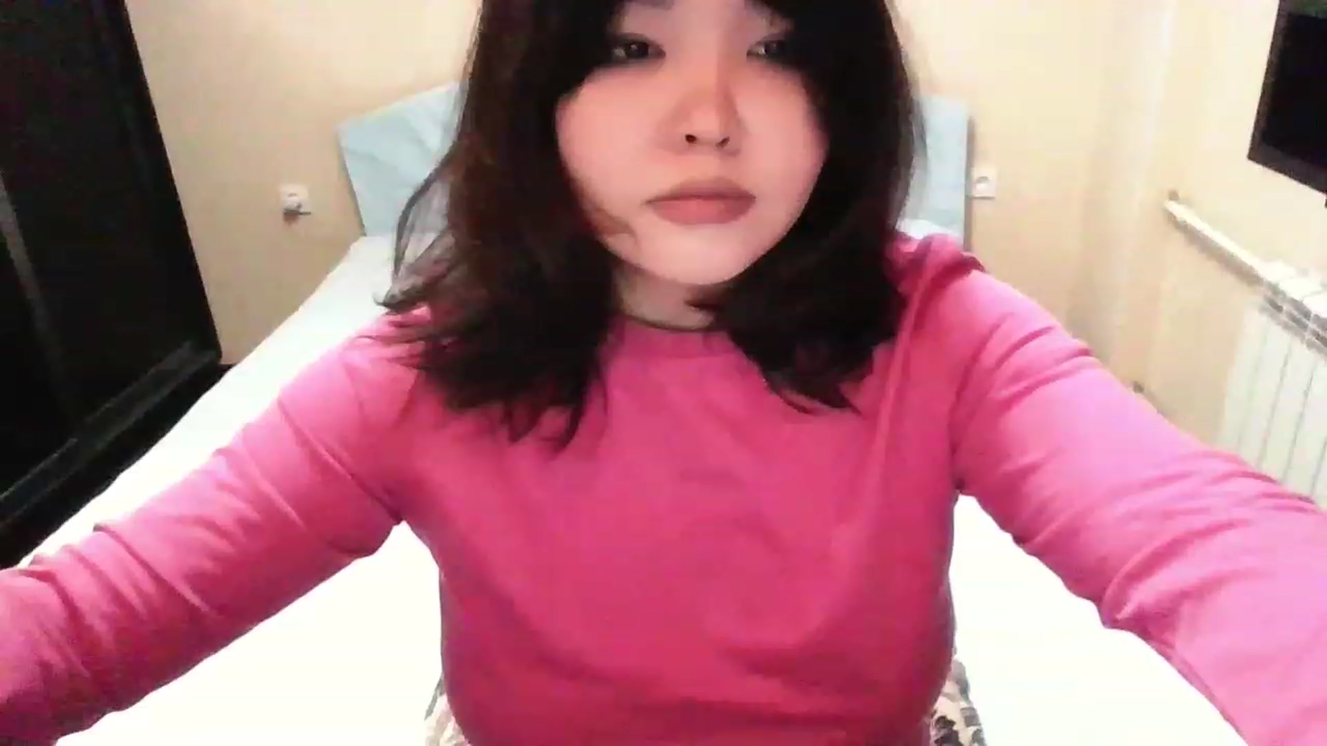 Gallery image thumbnail from MaiChubbyFace's myfreecams stream on, 12/20/2022, 17:05 image 9 of 20
