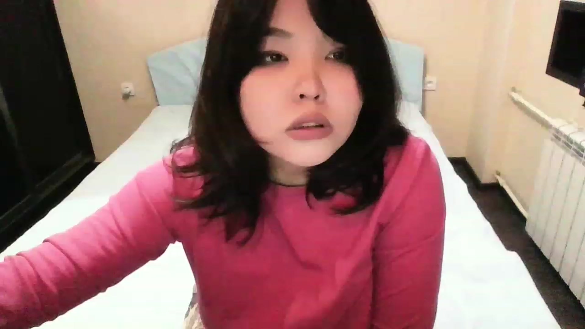 Gallery image thumbnail from MaiChubbyFace's myfreecams stream on, 12/20/2022, 17:05 image 15 of 20