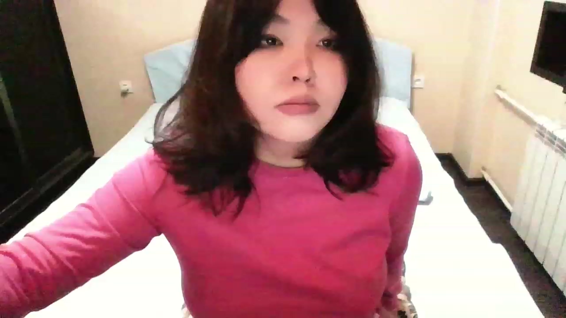 Gallery image thumbnail from MaiChubbyFace's myfreecams stream on, 12/20/2022, 17:05 image 8 of 20