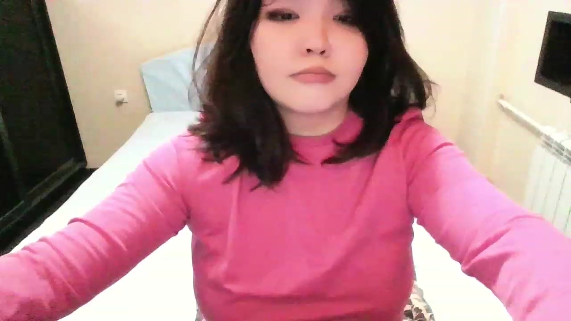 Gallery image thumbnail from MaiChubbyFace's myfreecams stream on, 12/20/2022, 17:57 image 6 of 20