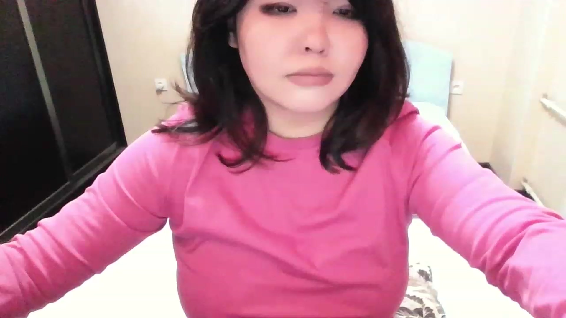 Gallery image thumbnail from MaiChubbyFace's myfreecams stream on, 12/20/2022, 17:57 image 20 of 20