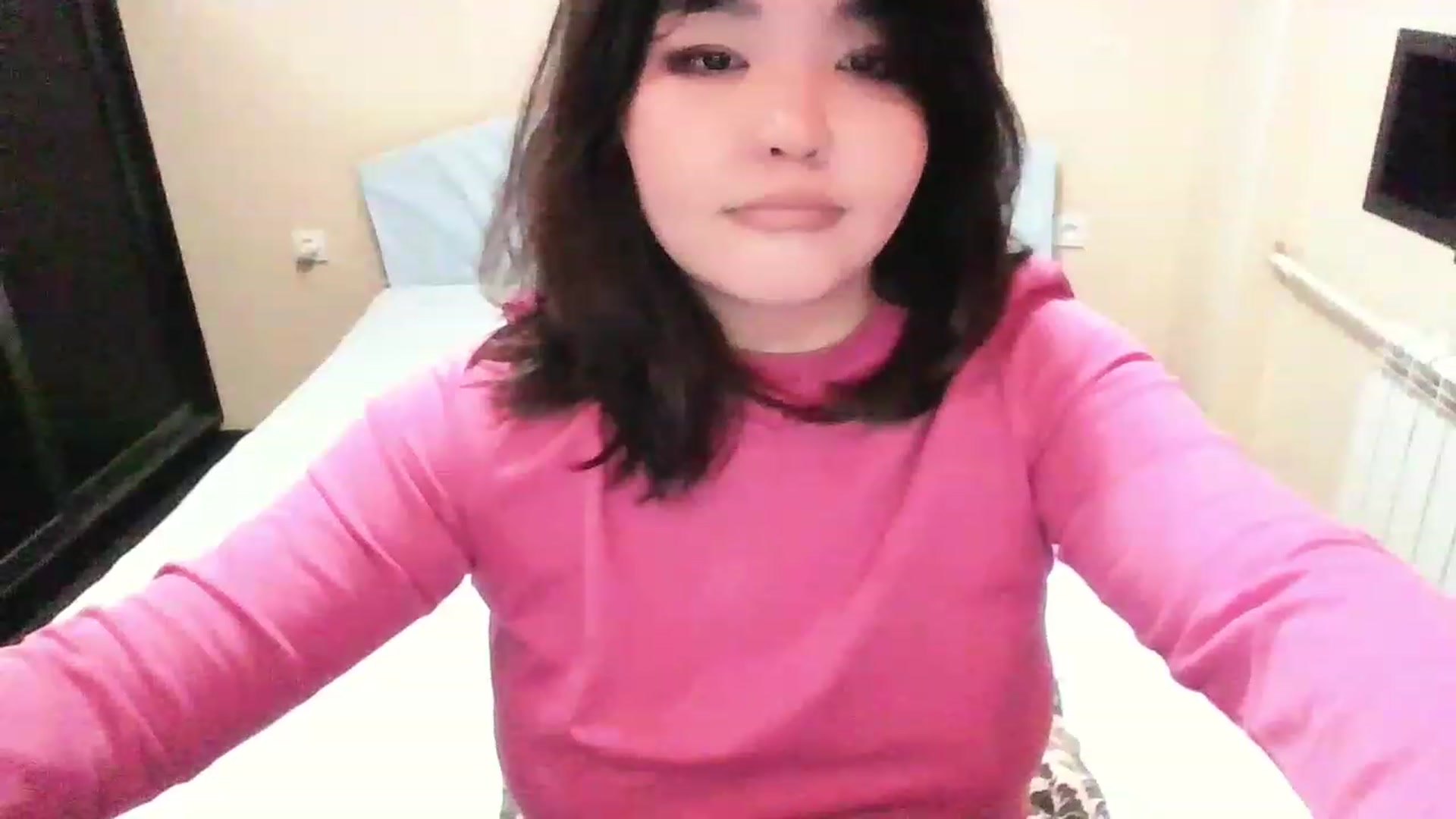 Gallery image thumbnail from MaiChubbyFace's myfreecams stream on, 12/20/2022, 17:57 image 8 of 20