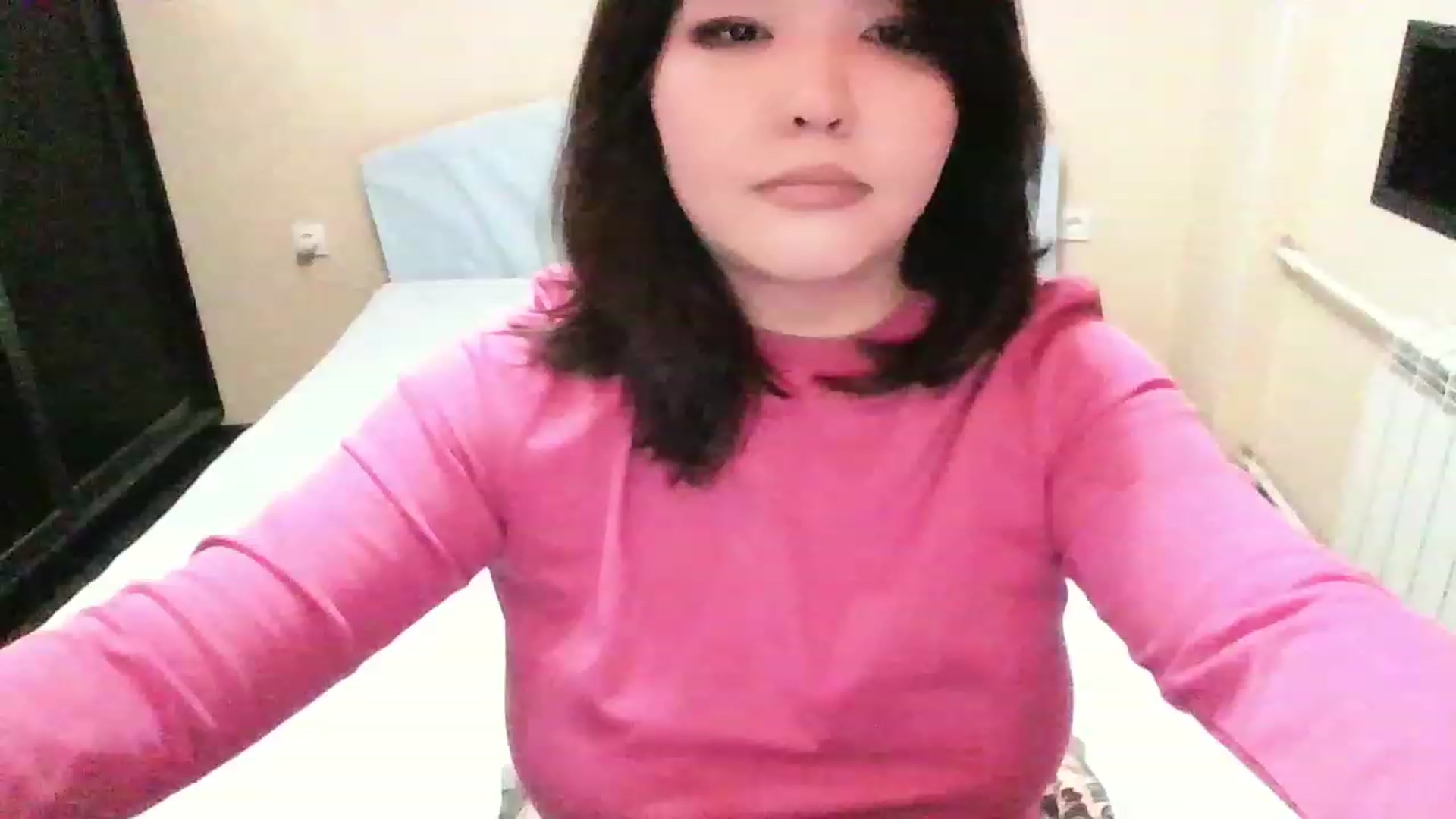 Gallery image thumbnail from MaiChubbyFace's myfreecams stream on, 12/20/2022, 17:57 image 10 of 20