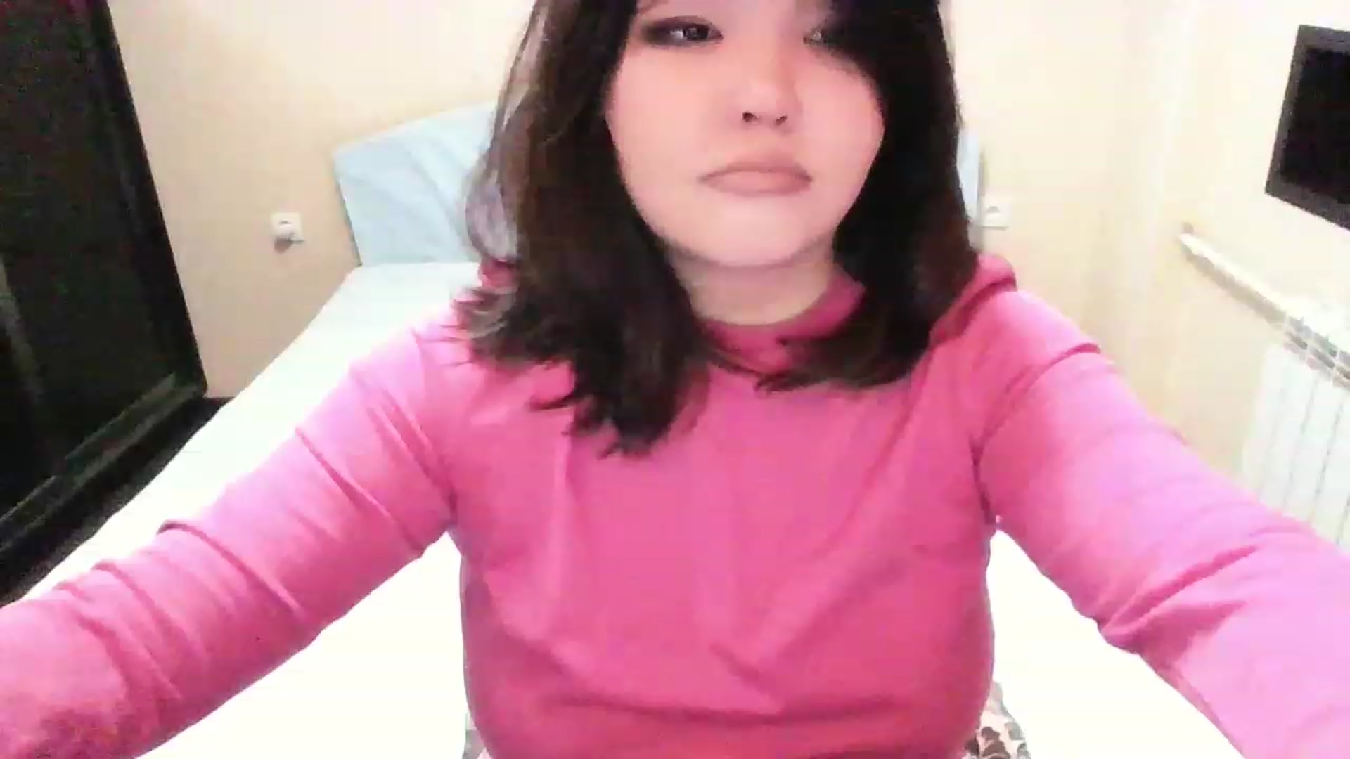 Gallery image thumbnail from MaiChubbyFace's myfreecams stream on, 12/20/2022, 17:57 image 7 of 20