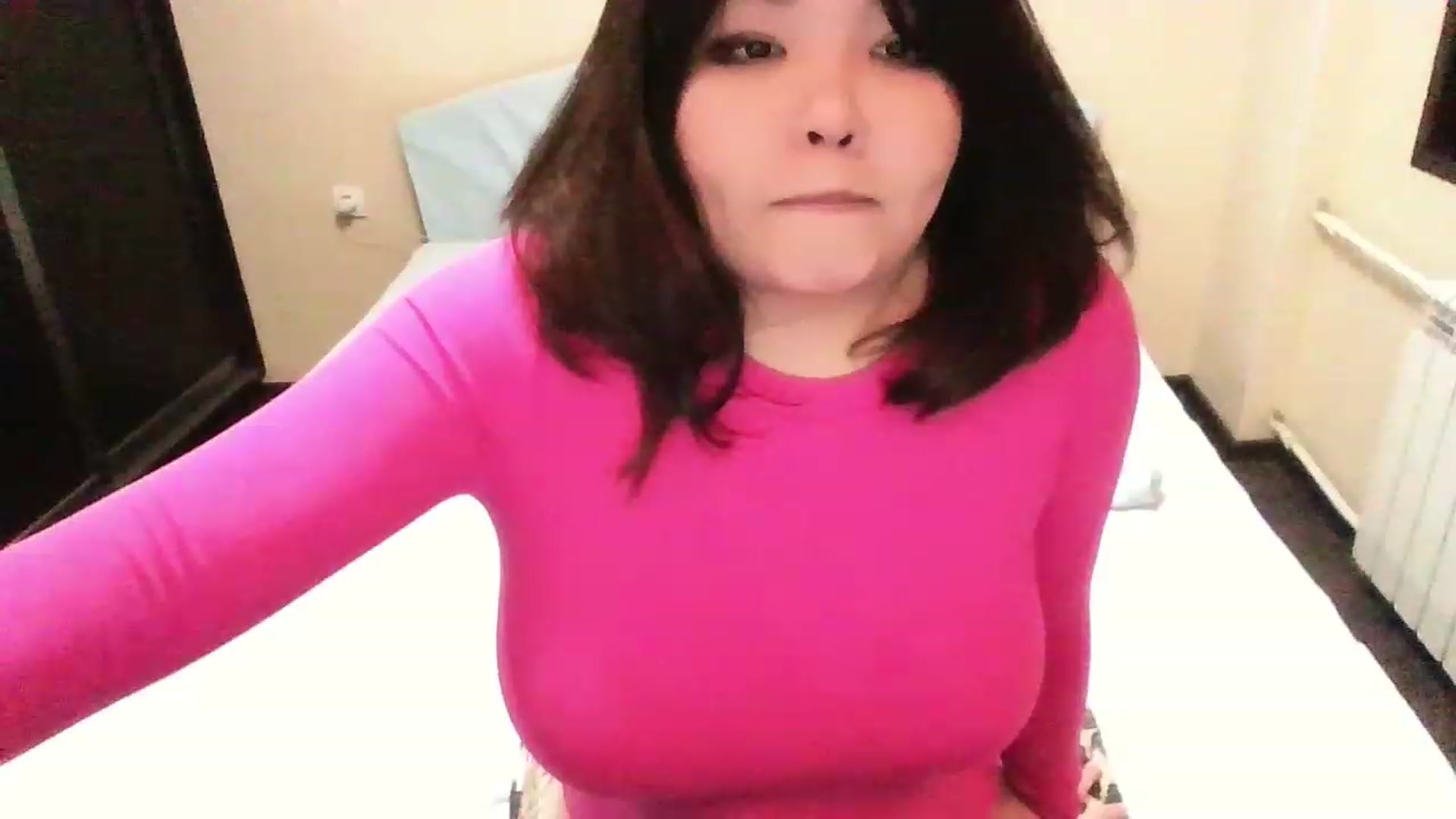 Gallery image thumbnail from MaiChubbyFace's myfreecams stream on, 12/20/2022, 19:06 image 18 of 20