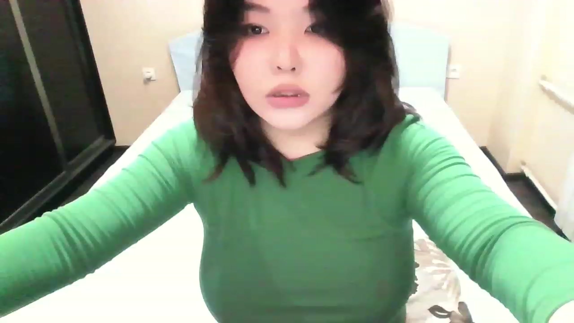 Gallery image thumbnail from MaiChubbyFace's myfreecams stream on, 12/22/2022, 18:24 image 18 of 20