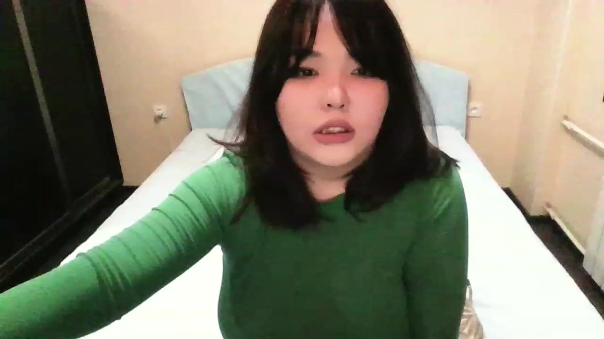 Gallery image thumbnail from MaiChubbyFace's myfreecams stream on, 12/22/2022, 18:24 image 14 of 20