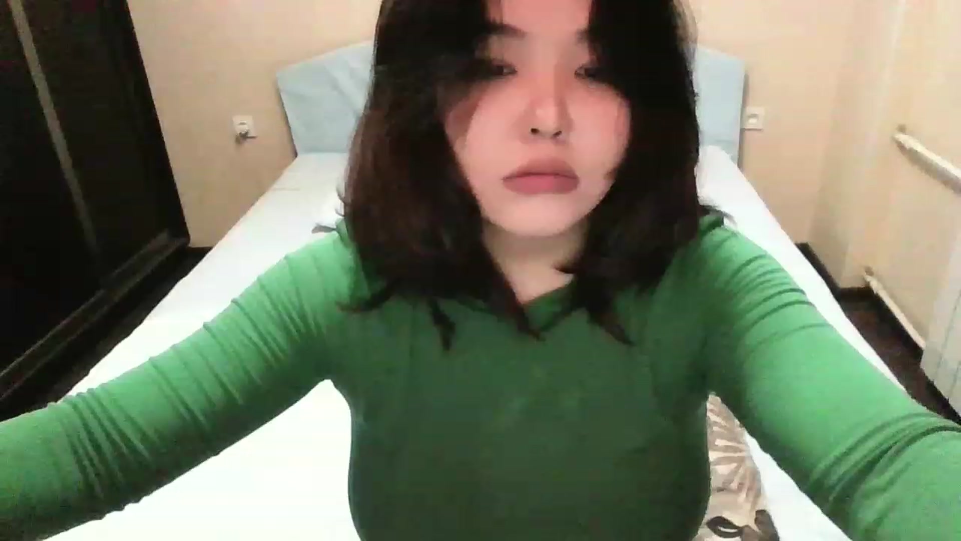 Gallery image thumbnail from MaiChubbyFace's myfreecams stream on, 12/22/2022, 18:24 image 17 of 20