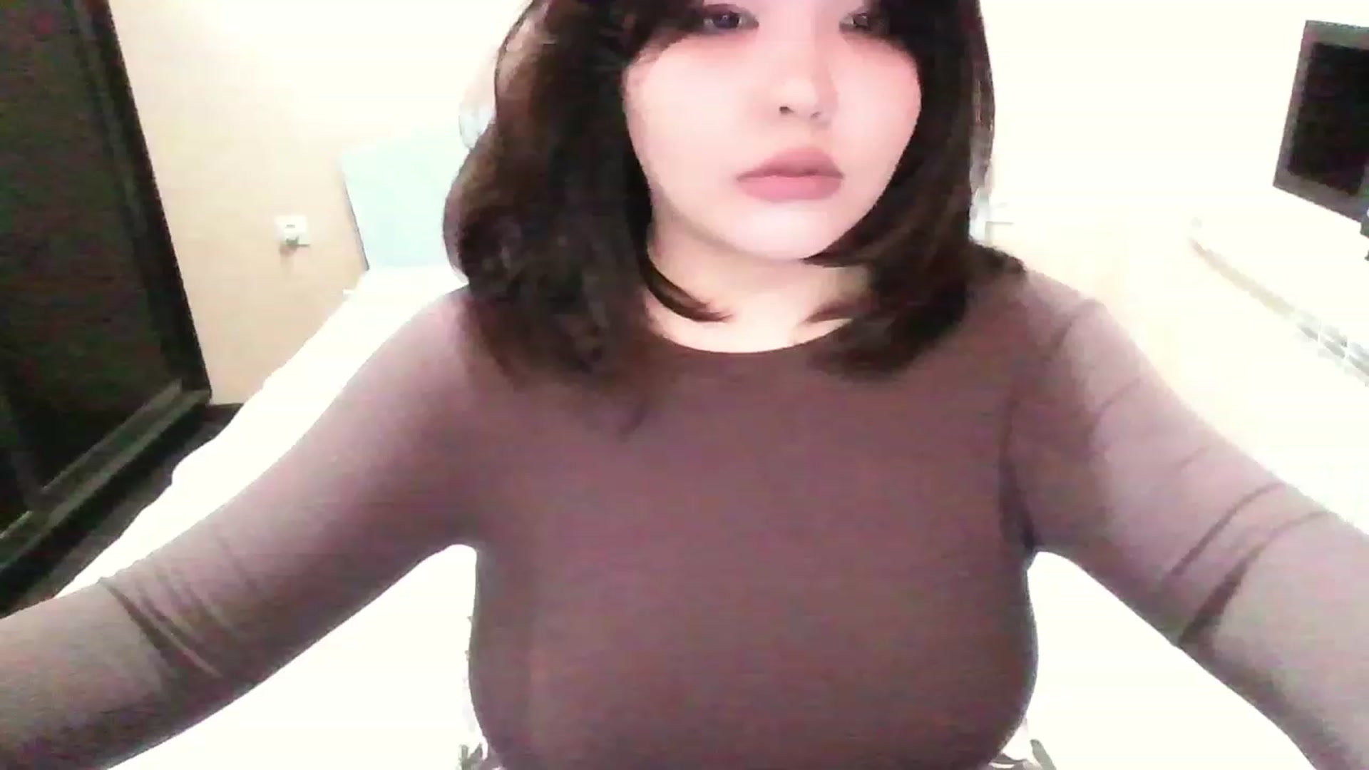 Gallery image thumbnail from MaiChubbyFace's myfreecams stream on, 12/22/2022, 23:23 image 3 of 20