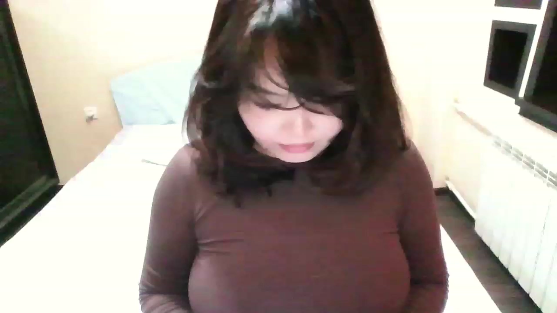 Gallery image thumbnail from MaiChubbyFace's myfreecams stream on, 12/24/2022, 20:55 image 12 of 20