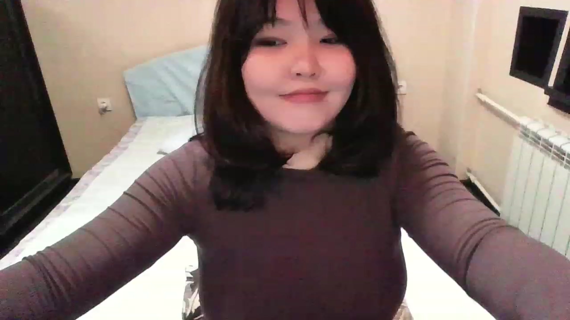 Gallery image thumbnail from MaiChubbyFace's myfreecams stream on, 12/24/2022, 20:55 image 3 of 20