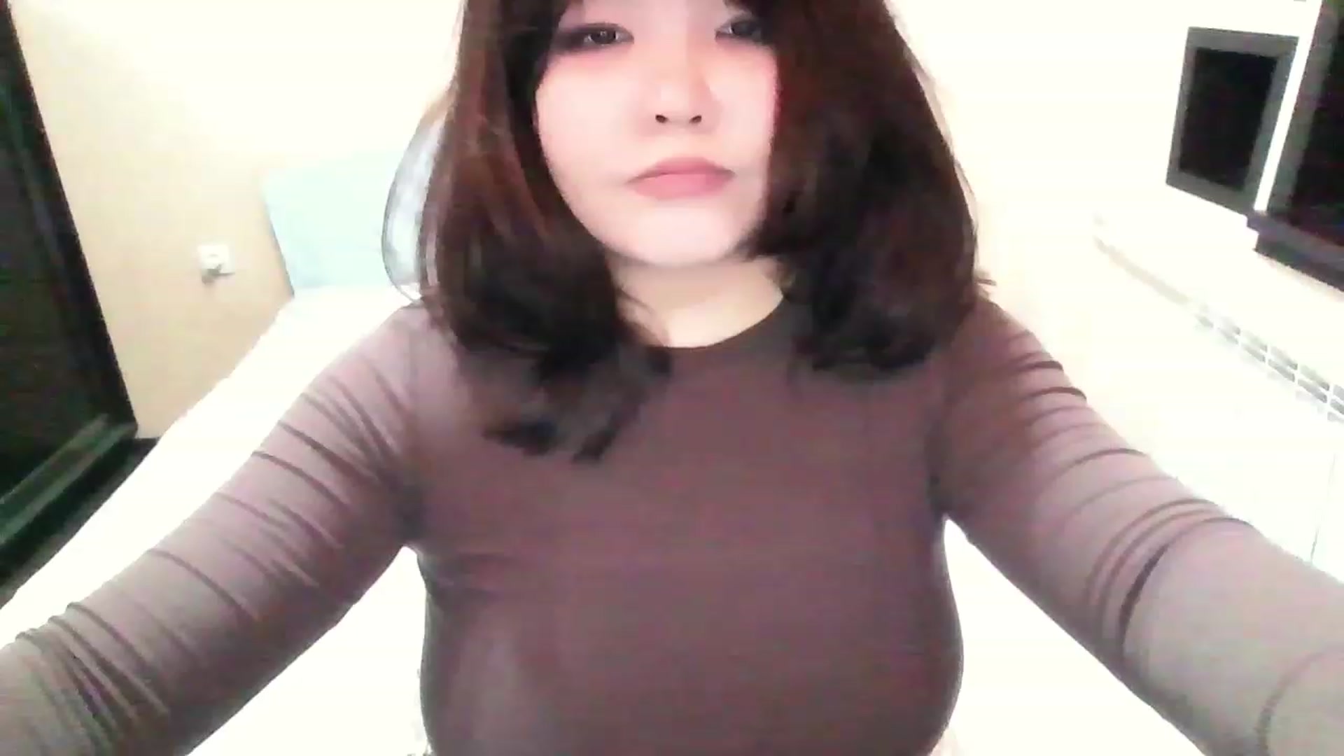 Gallery image thumbnail from MaiChubbyFace's myfreecams stream on, 12/24/2022, 20:55 image 2 of 20
