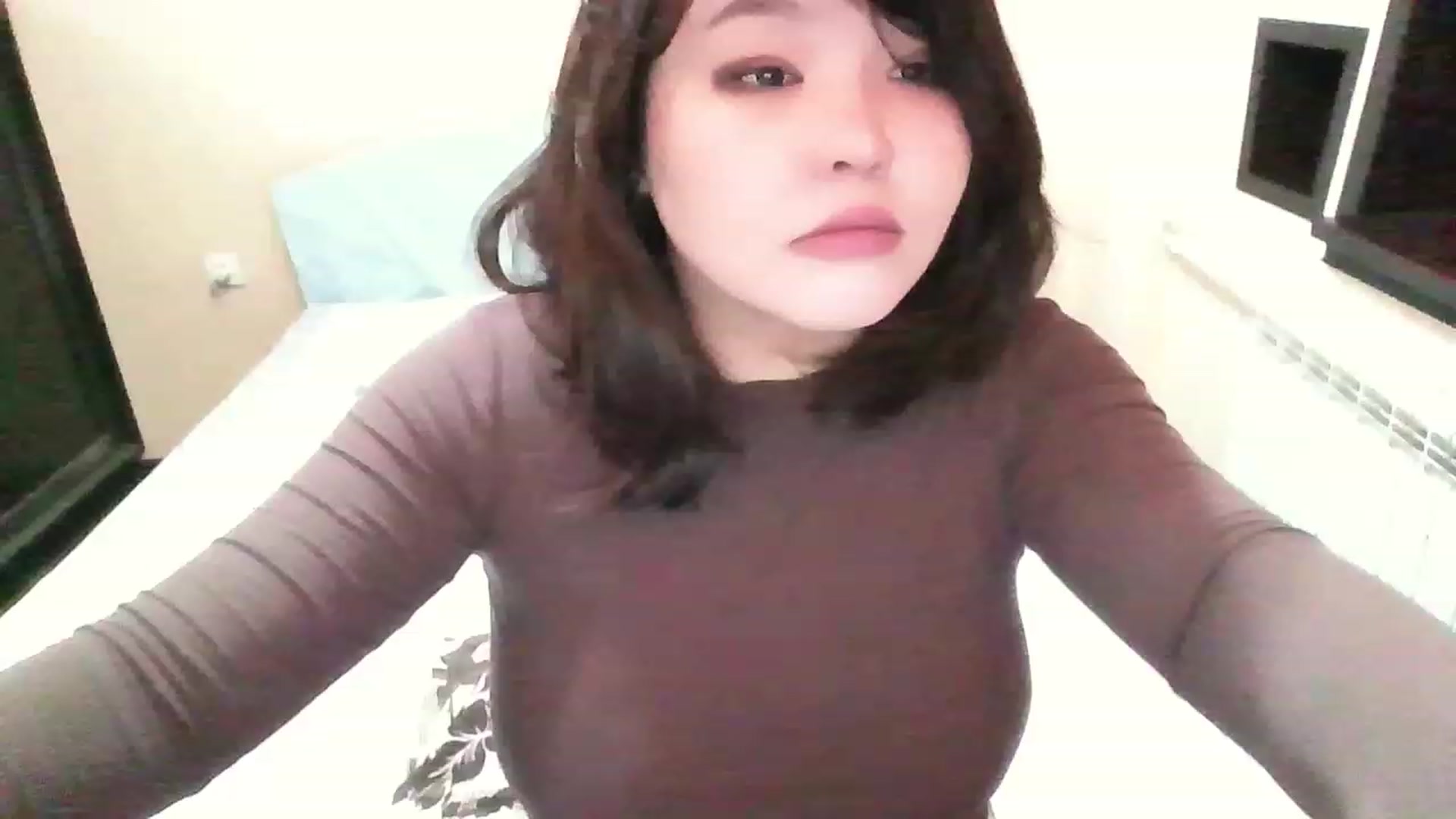 Gallery image thumbnail from MaiChubbyFace's myfreecams stream on, 12/24/2022, 22:03 image 10 of 20