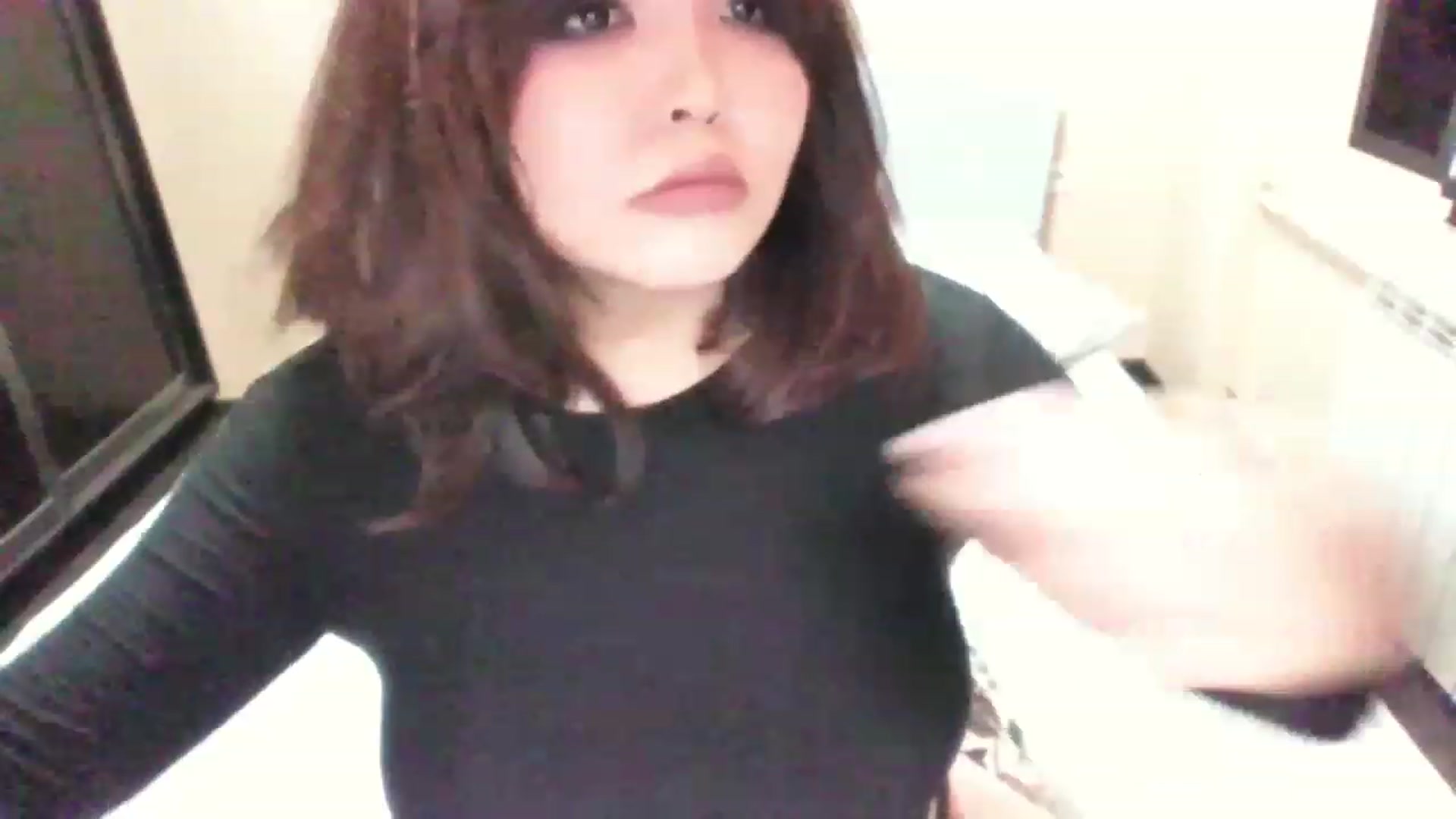 Gallery image thumbnail from MaiChubbyFace's myfreecams stream on, 01/03/2023, 17:00 image 11 of 20