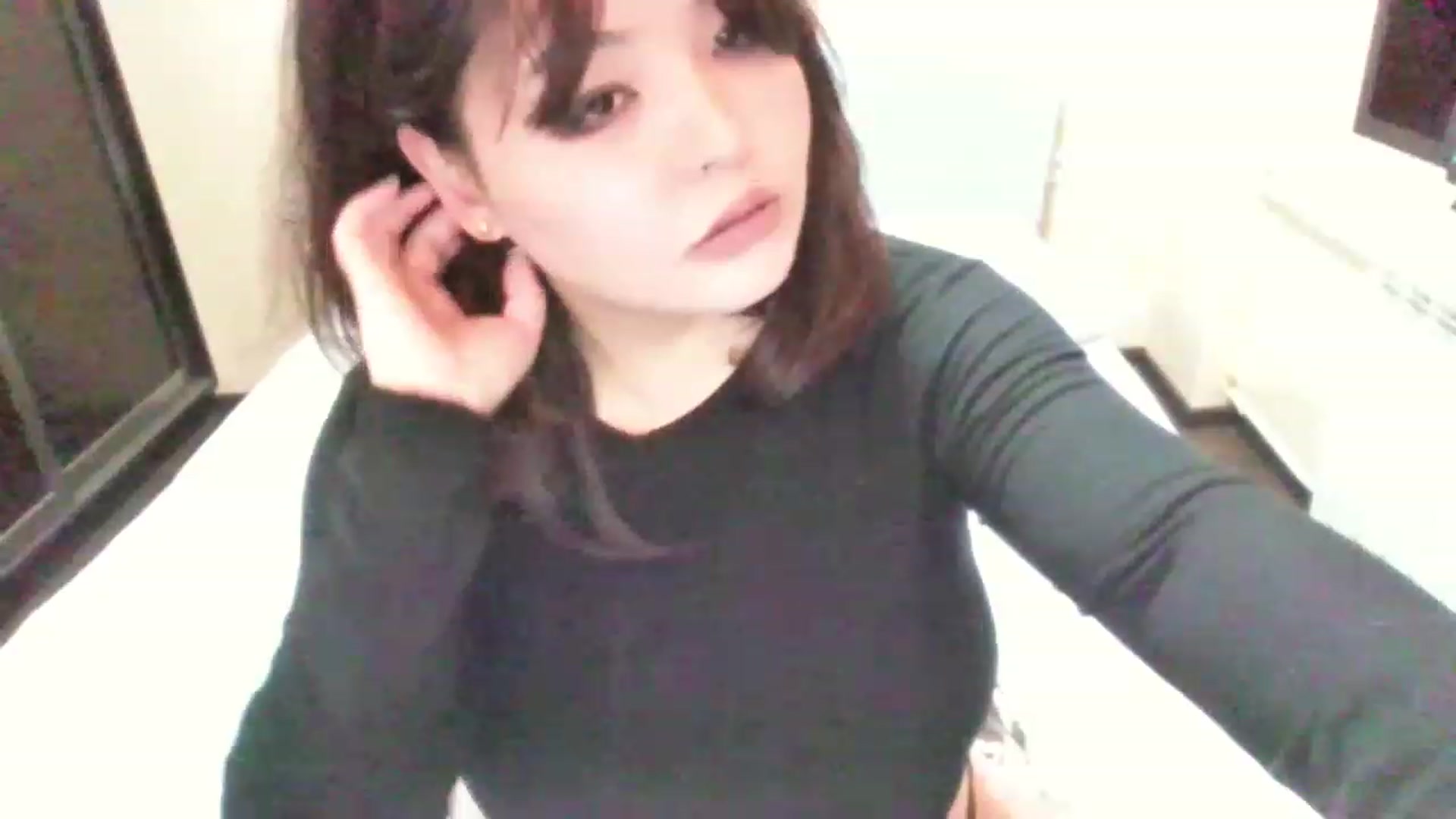 Gallery image thumbnail from MaiChubbyFace's myfreecams stream on, 01/03/2023, 17:00 image 13 of 20