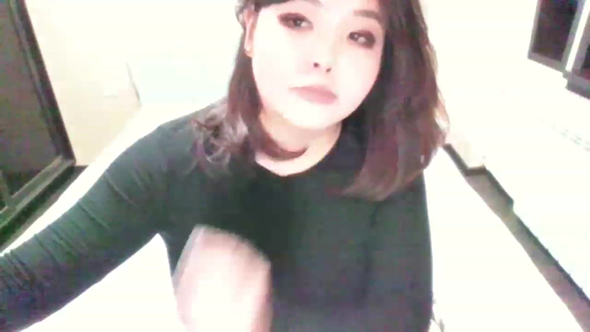 Gallery image thumbnail from MaiChubbyFace's myfreecams stream on, 01/03/2023, 17:00 image 16 of 20