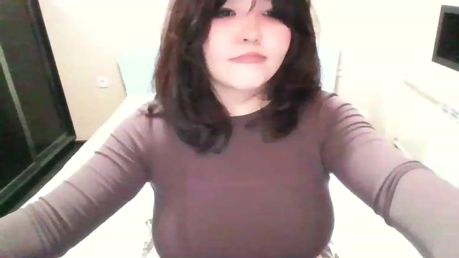 Gallery image thumbnail from MaiChubbyFace's myfreecams stream on, 01/03/2023, 17:55 image 19 of 20