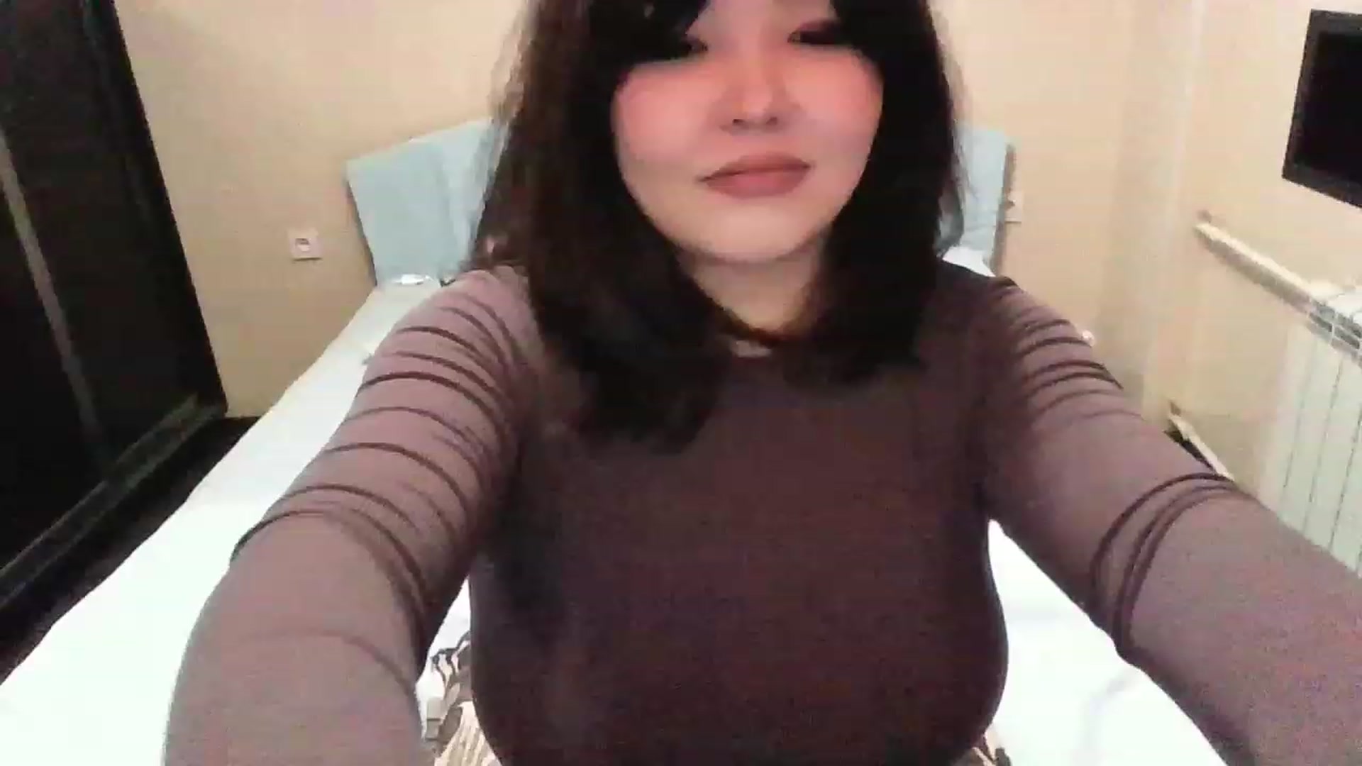 Gallery image thumbnail from MaiChubbyFace's myfreecams stream on, 01/03/2023, 17:55 image 13 of 20