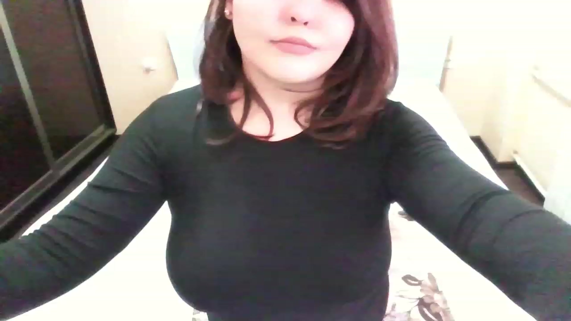 Gallery image thumbnail from MaiChubbyFace's myfreecams stream on, 01/04/2023, 07:59 image 9 of 20