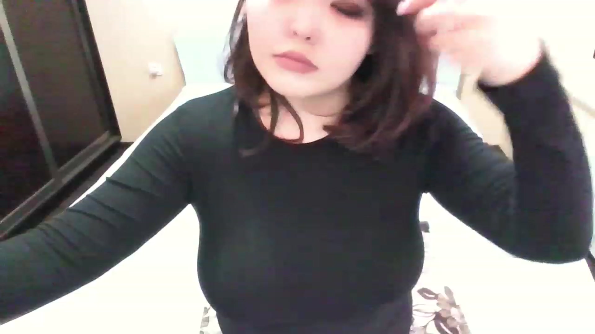 Gallery image thumbnail from MaiChubbyFace's myfreecams stream on, 01/04/2023, 07:59 image 10 of 20