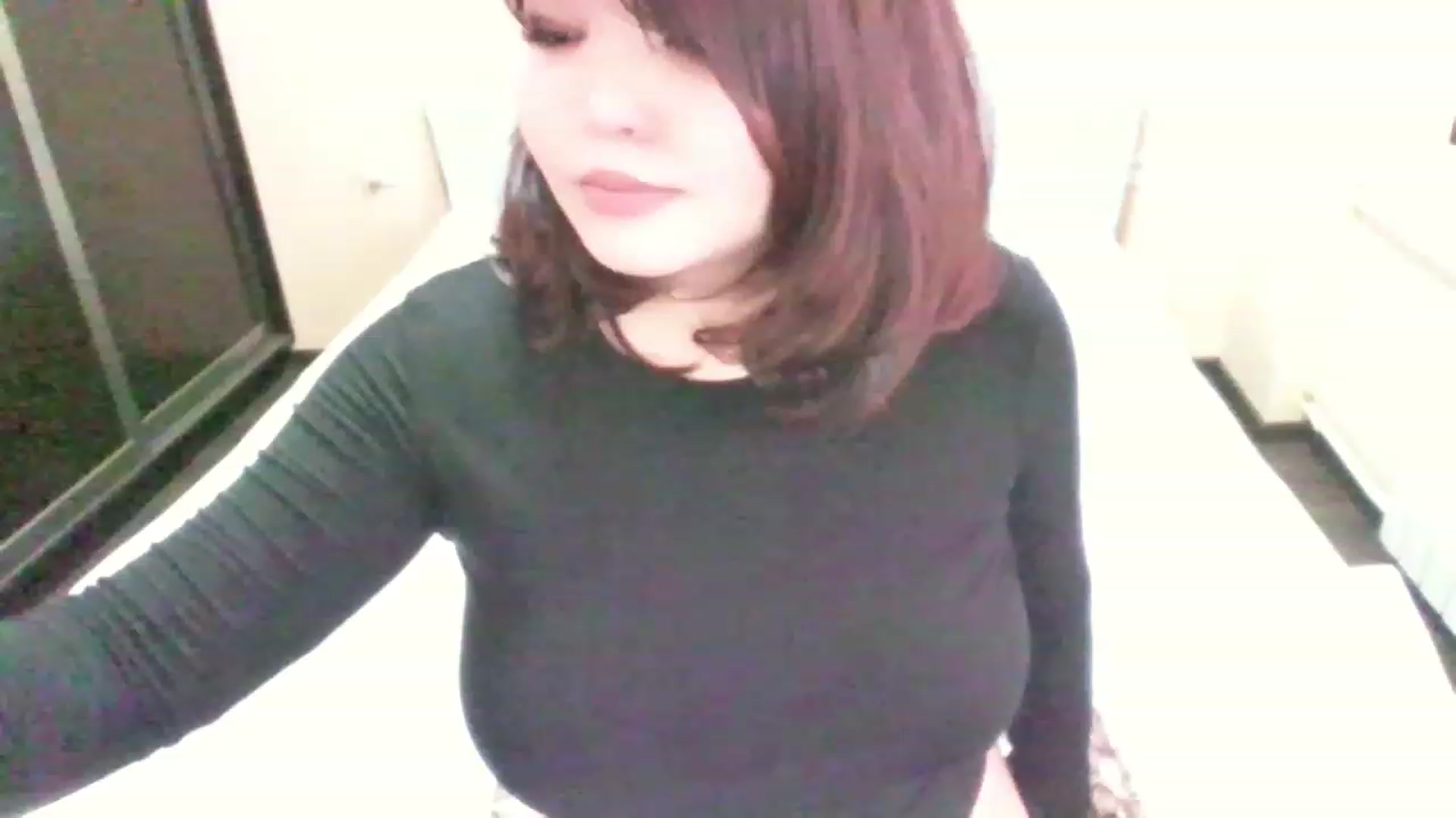 Gallery image thumbnail from MaiChubbyFace's myfreecams stream on, 01/04/2023, 07:59 image 14 of 20